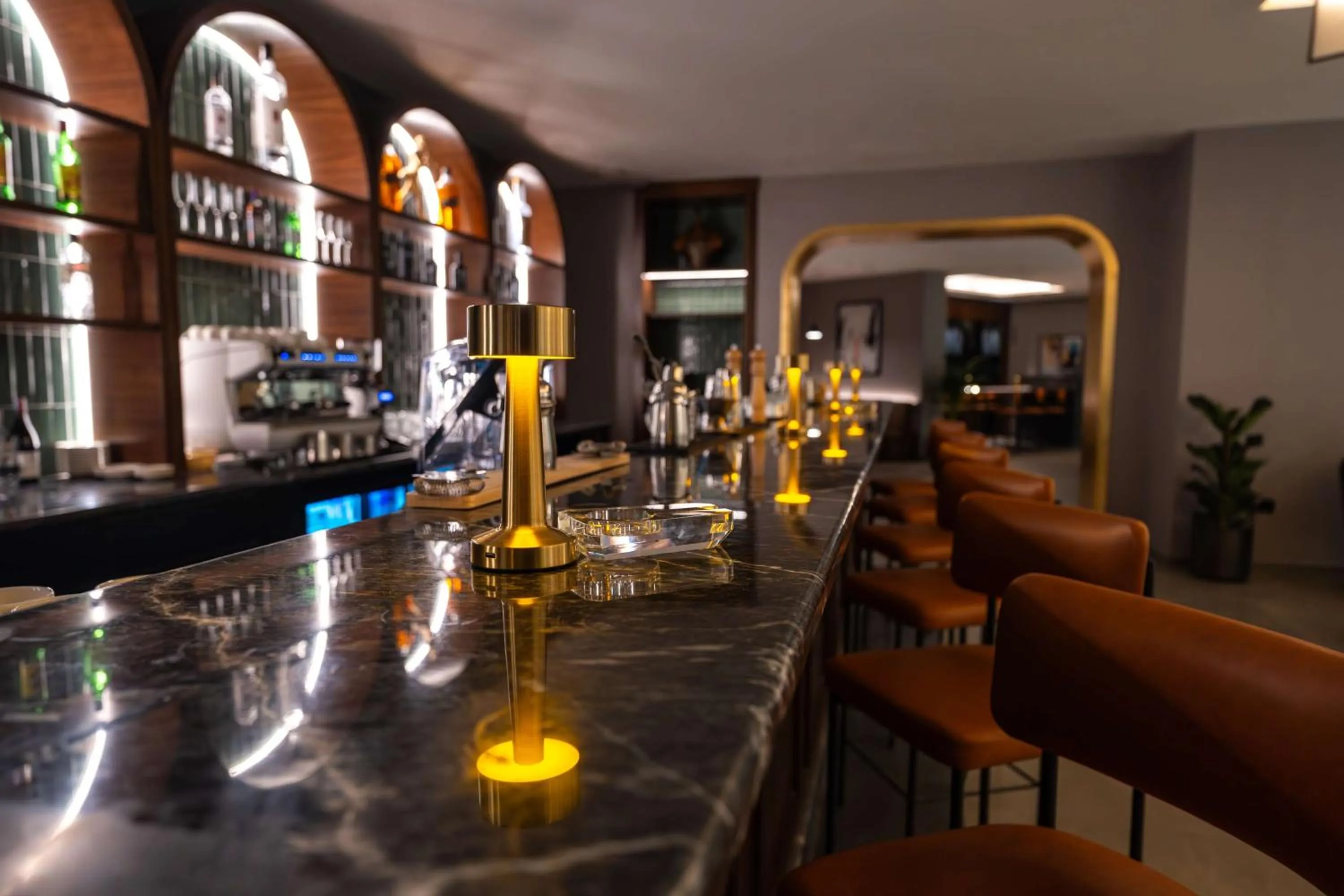 Lounge or bar in Radisson Blu Hotel, Amman Galleria Mall