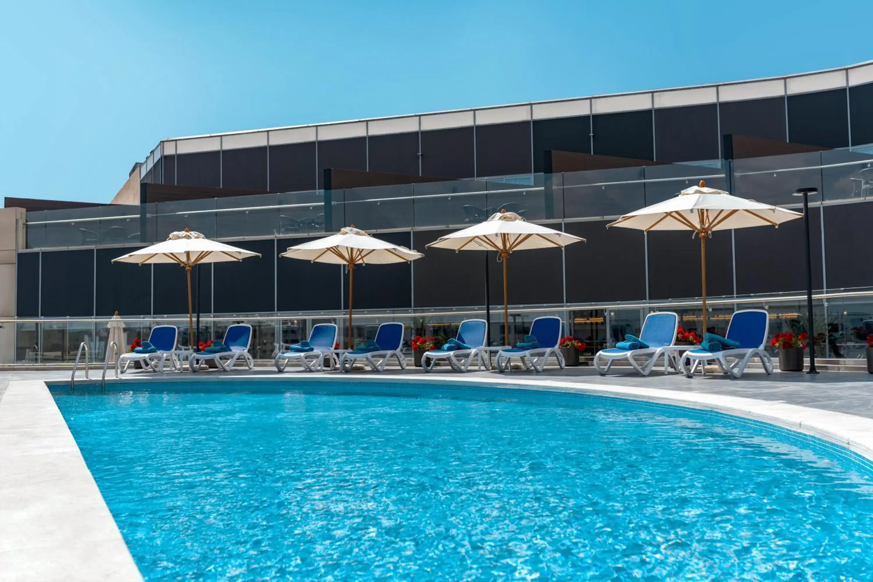 Swimming pool in Radisson Blu Hotel, Amman Galleria Mall Swimming pool in Radisson Blu Hotel, Amman Galleria Mall