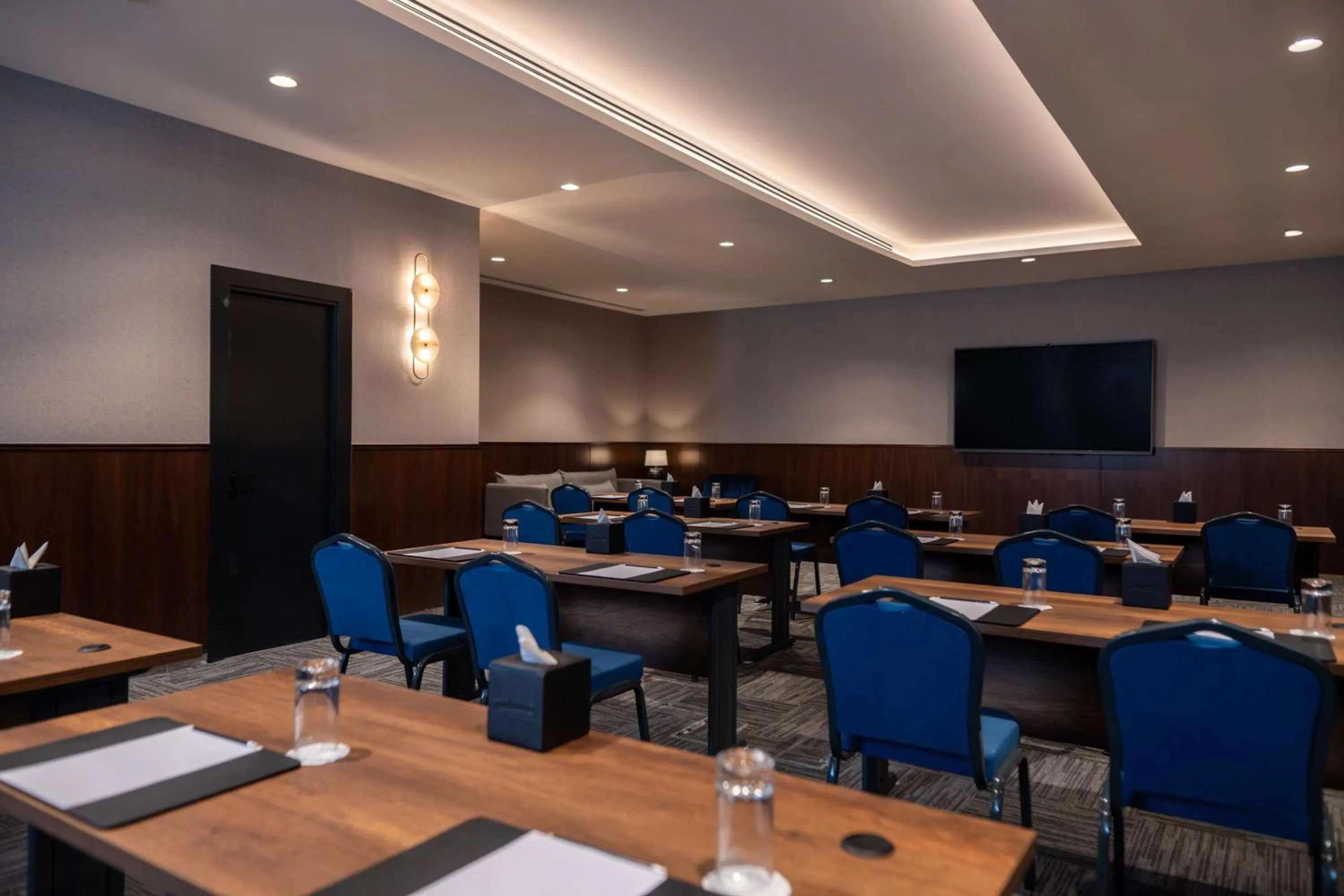 Meeting/conference room in Radisson Blu Hotel, Amman Galleria Mall