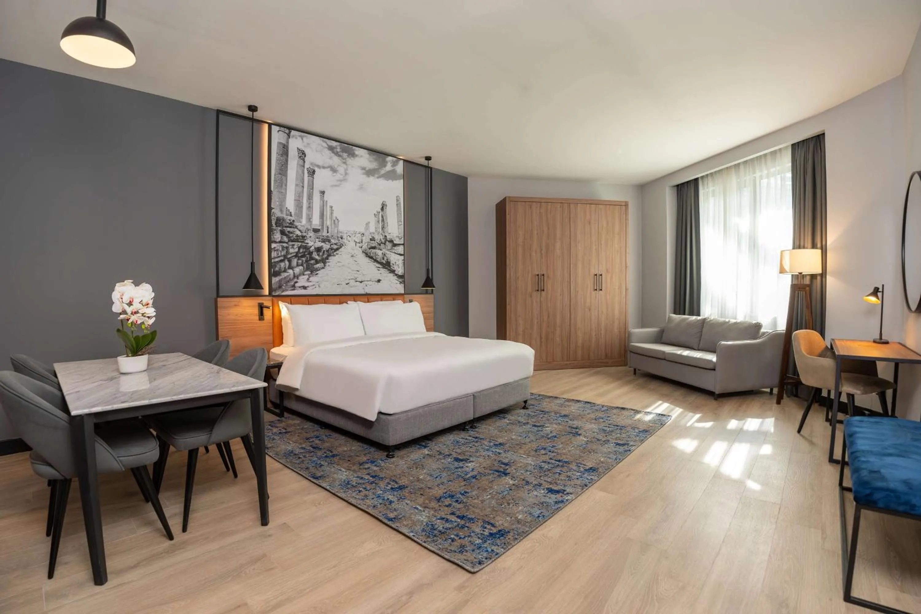 Photo of the whole room, Bed in Radisson Blu Hotel, Amman Galleria Mall