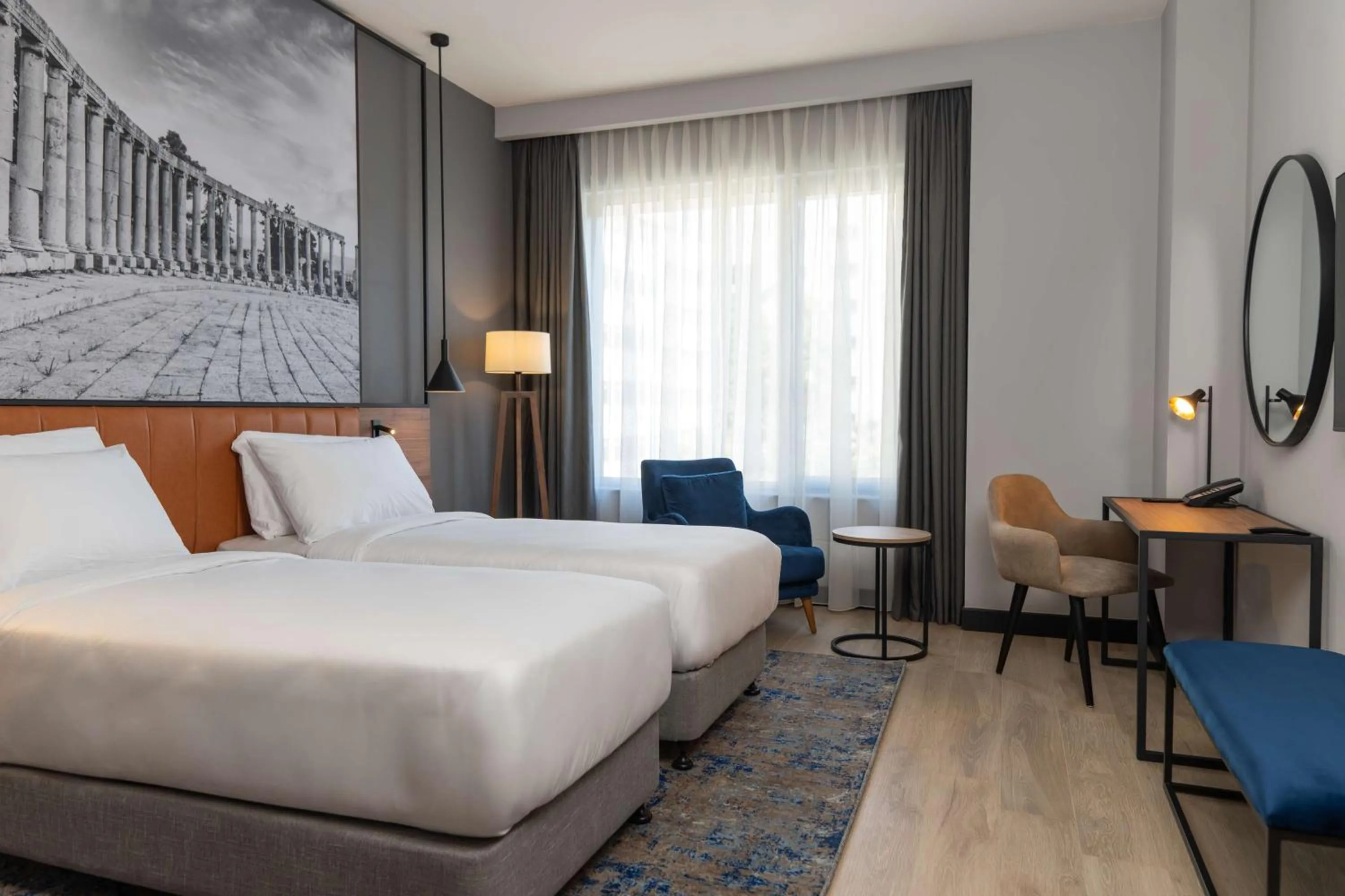 Bedroom, Bed in Radisson Blu Hotel, Amman Galleria Mall