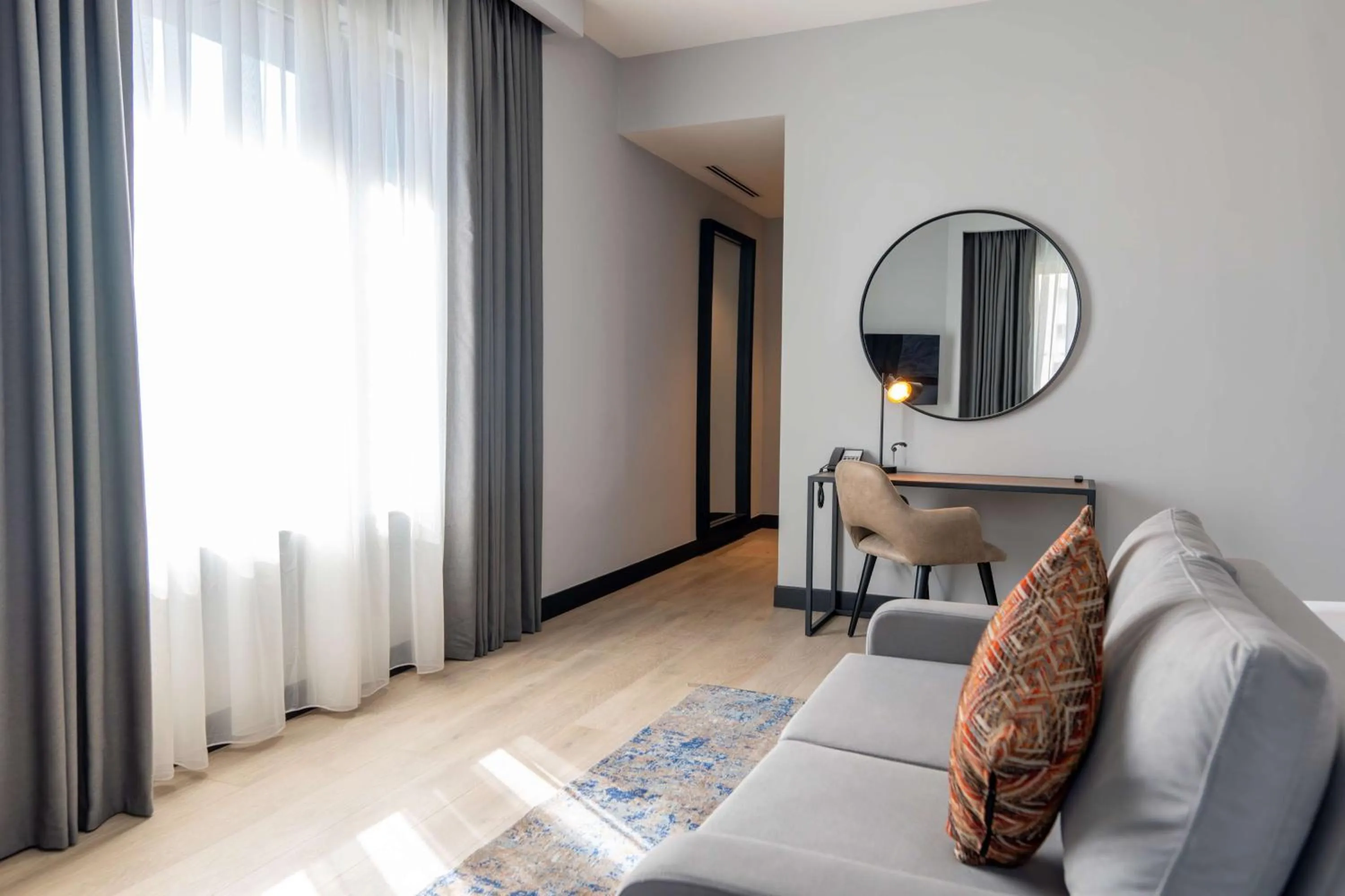 Photo of the whole room in Radisson Blu Hotel, Amman Galleria Mall