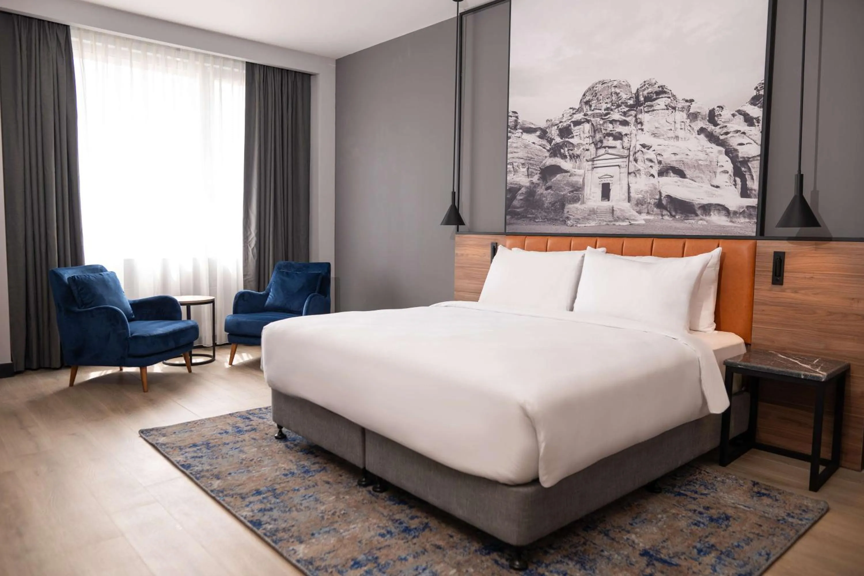 Bedroom, Bed in Radisson Blu Hotel, Amman Galleria Mall