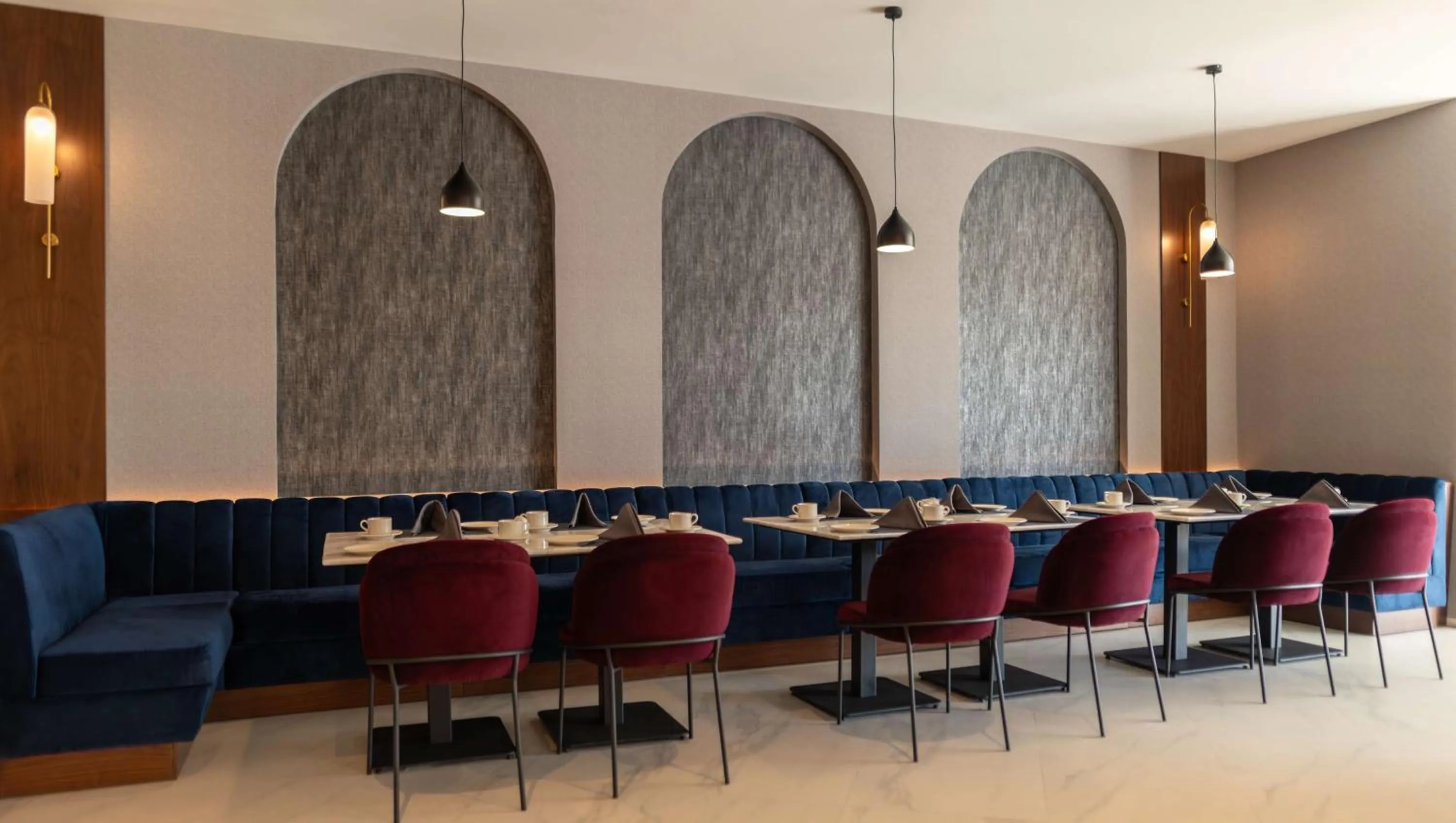 Restaurant/places to eat in Radisson Blu Hotel, Amman Galleria Mall