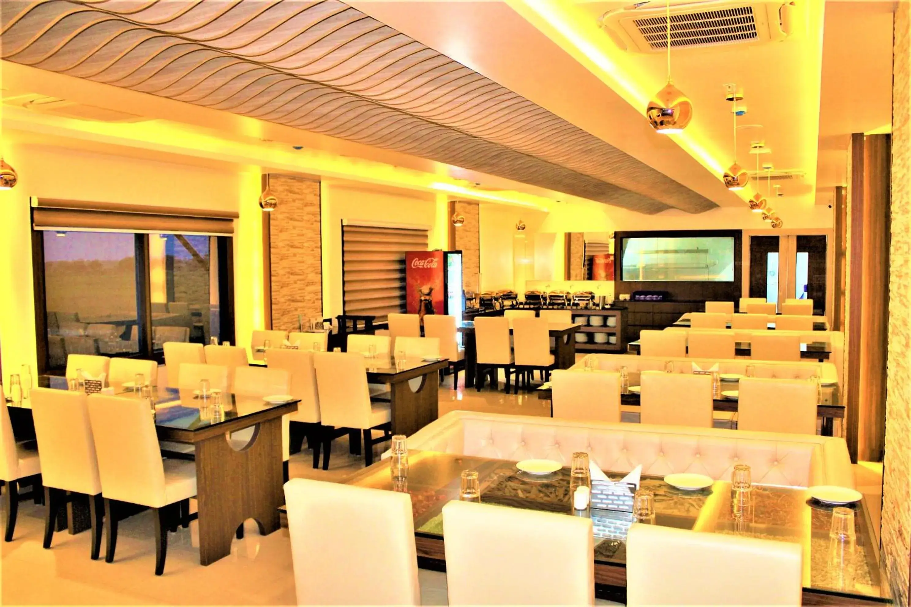 Restaurant/places to eat in Sambhabana Hotel & Suites Restaurant/places to eat in Sambhabana Hotel & Suites