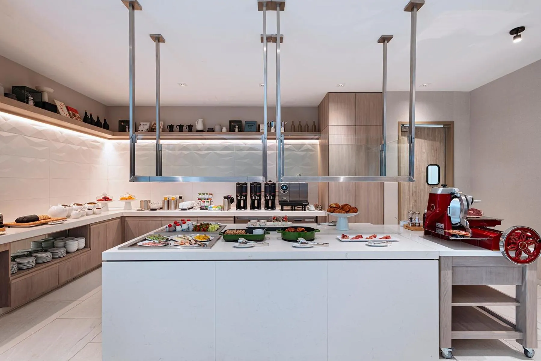 Restaurant/places to eat in AC Hotel by Marriott Waco Downtown