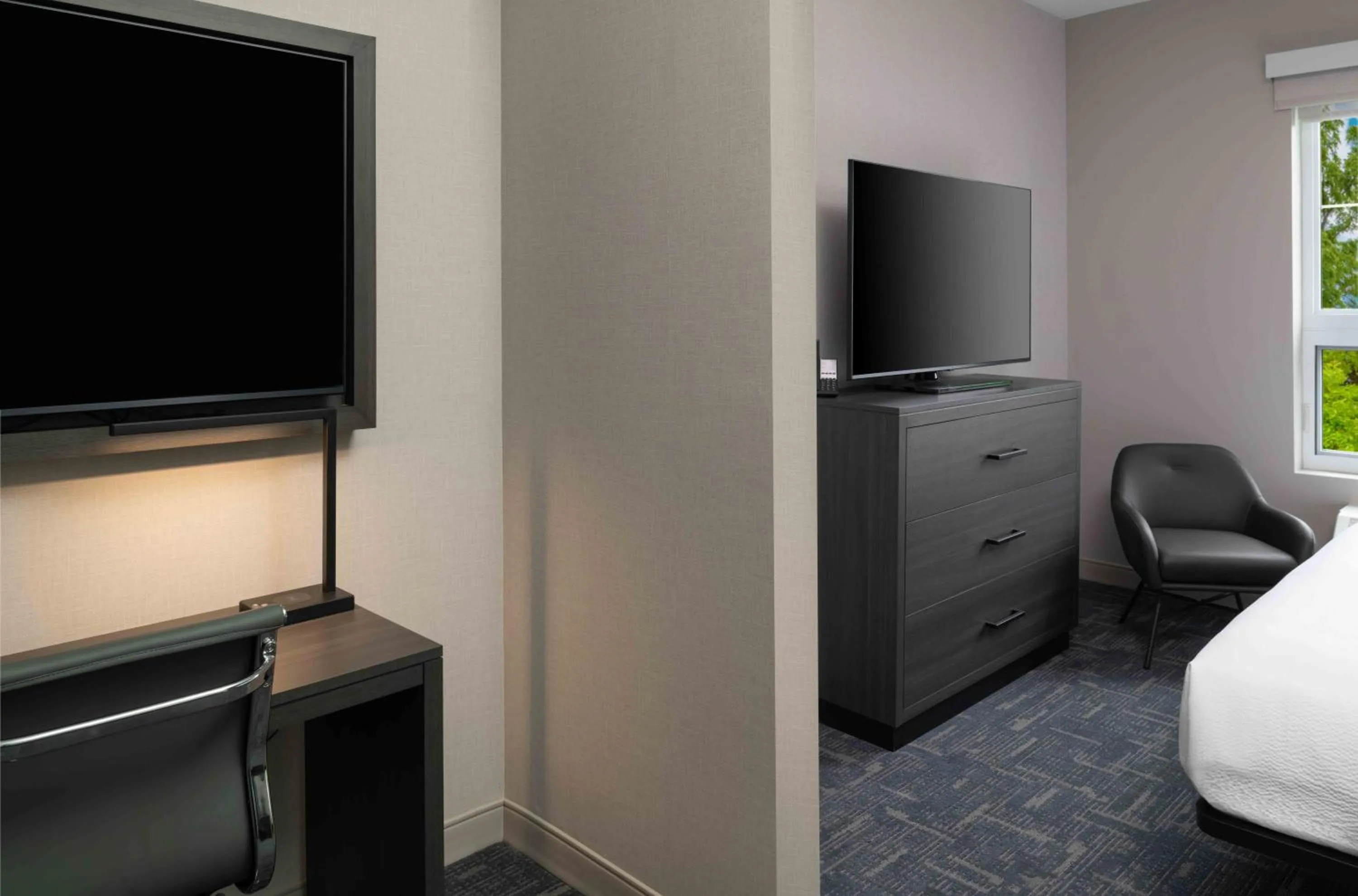 TV and multimedia, Bed in Fairfield by Marriott Inn & Suites Annapolis