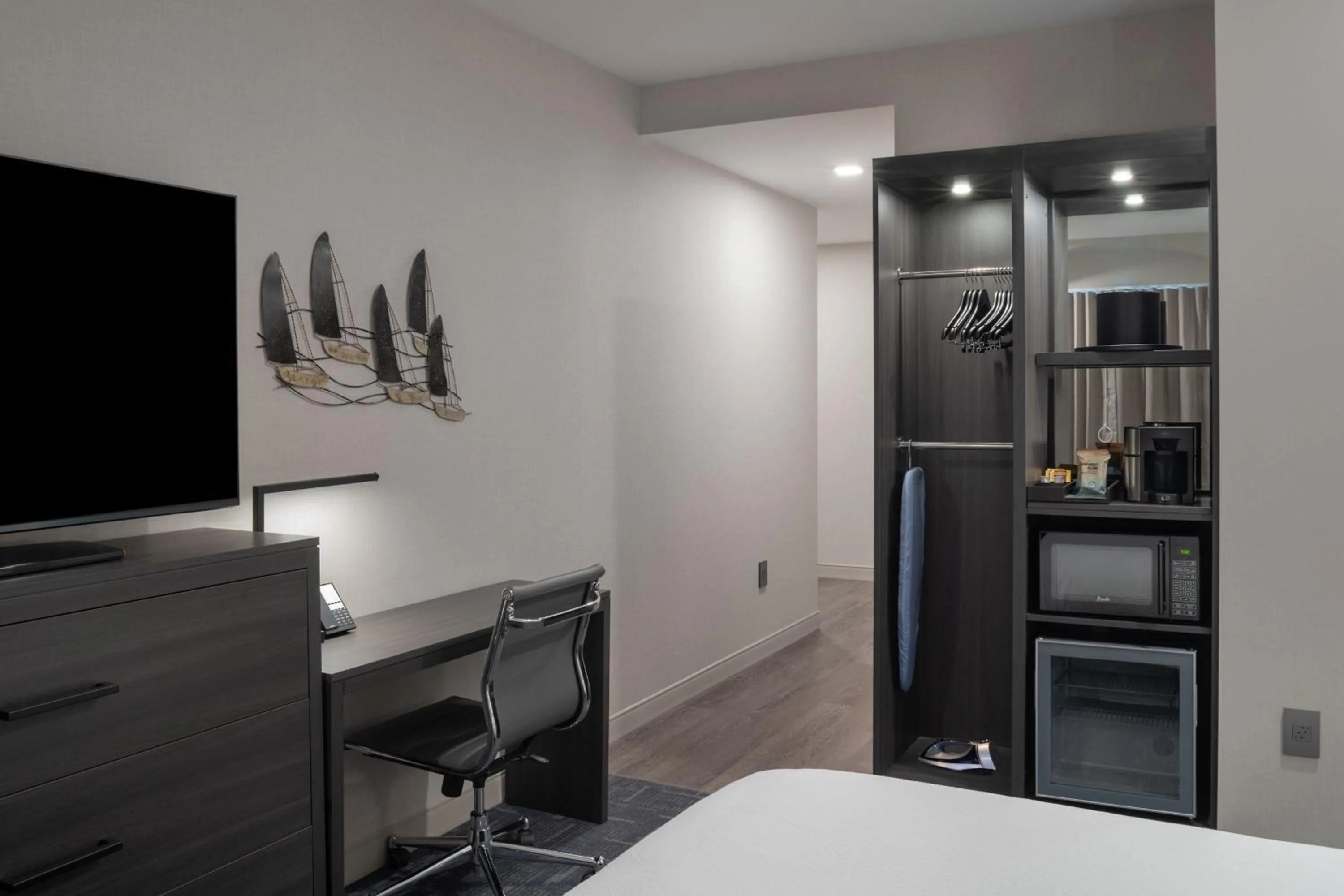 Photo of the whole room, Bed in Fairfield by Marriott Inn & Suites Annapolis