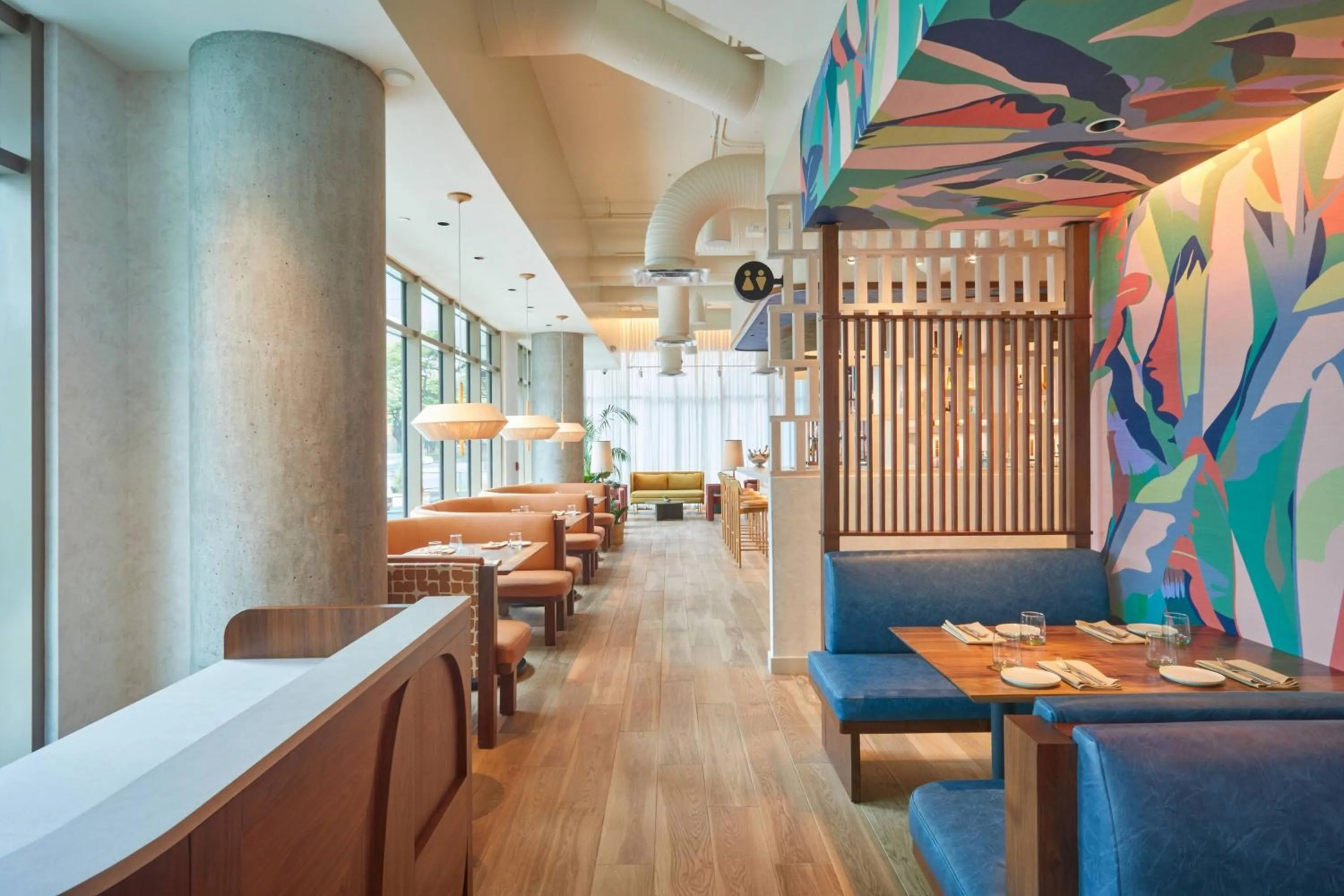 Restaurant/places to eat in Renaissance Honolulu Hotel & Spa