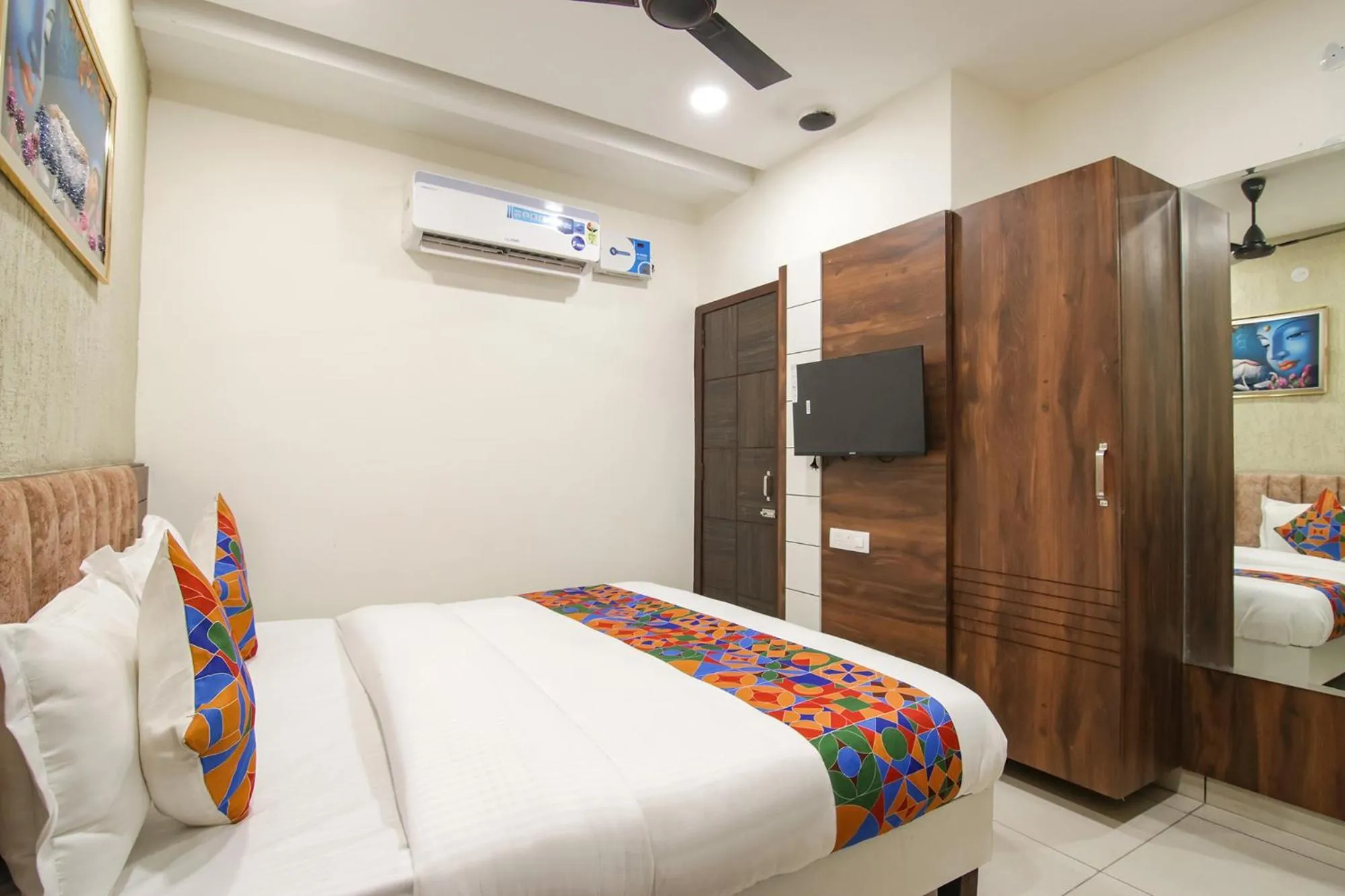 Bed in FabHotel Spring