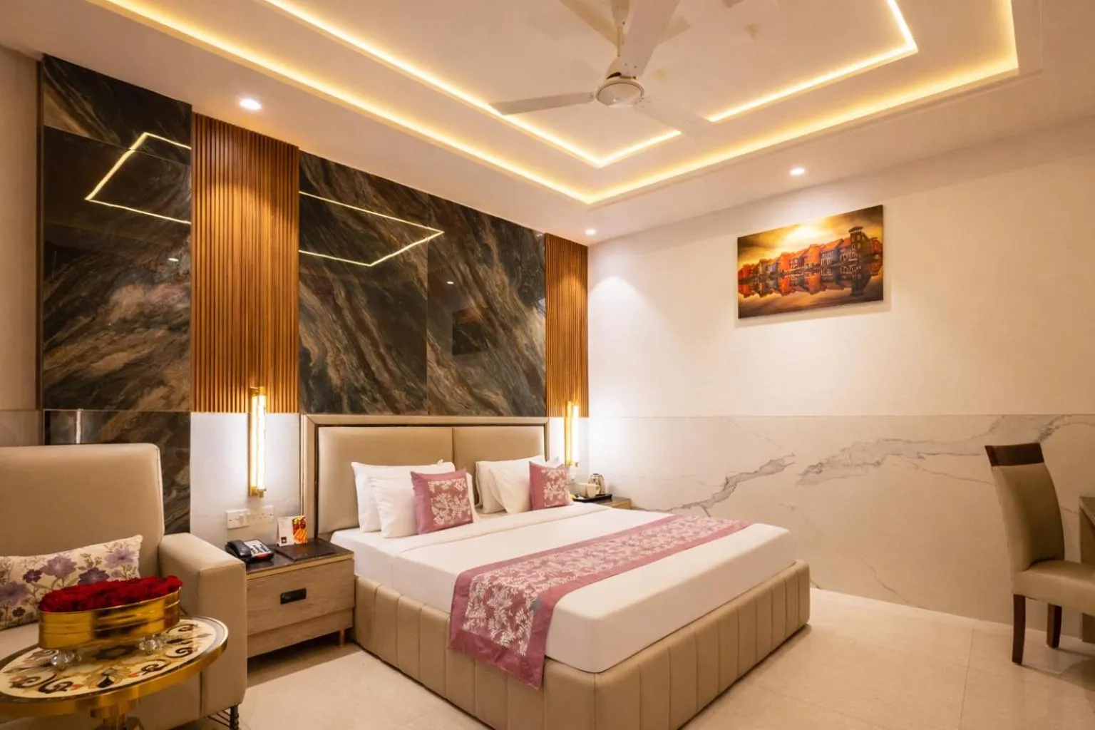 Bedroom, Bed in Hotel Transit International- Aerocity Delhi Airport