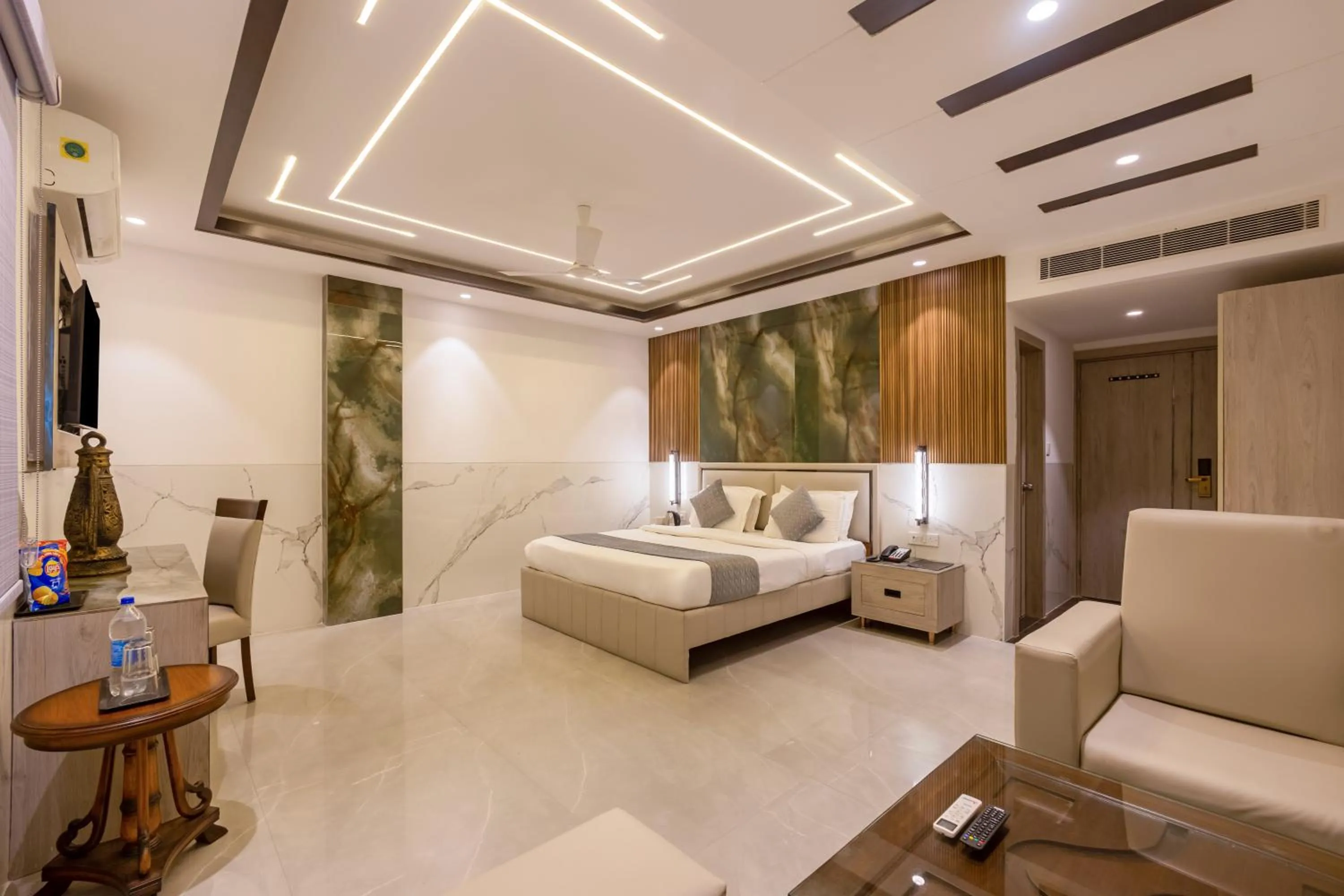 Bedroom, Bed in Hotel Transit International- Aerocity Delhi Airport