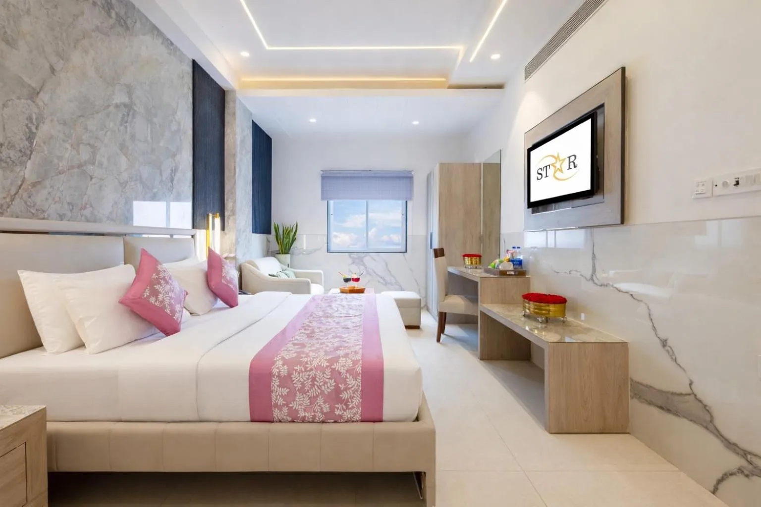 Photo of the whole room, Bed in Hotel Transit International- Aerocity Delhi Airport
