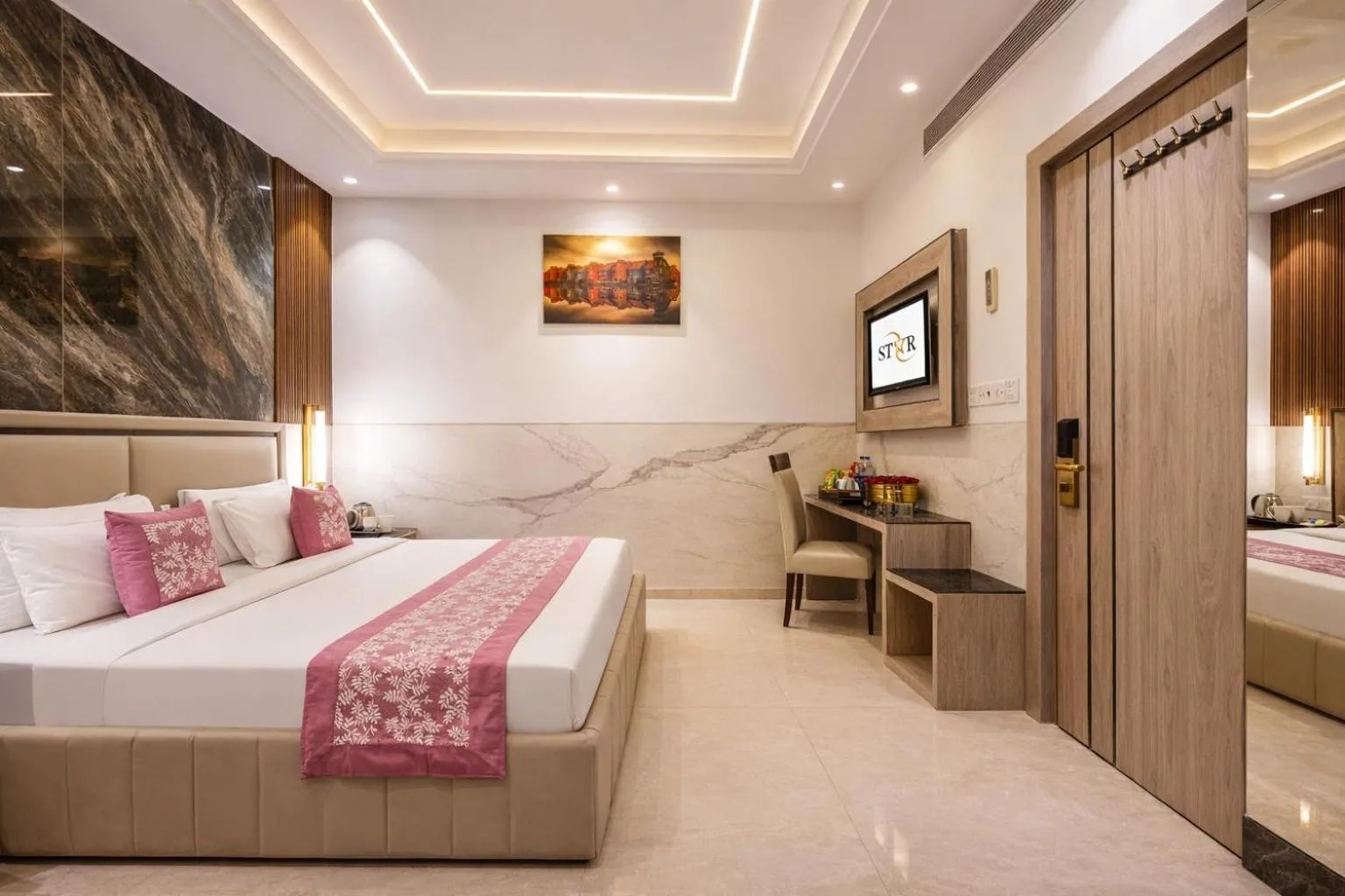 Photo of the whole room, Bed in Hotel Transit International- Aerocity Delhi Airport