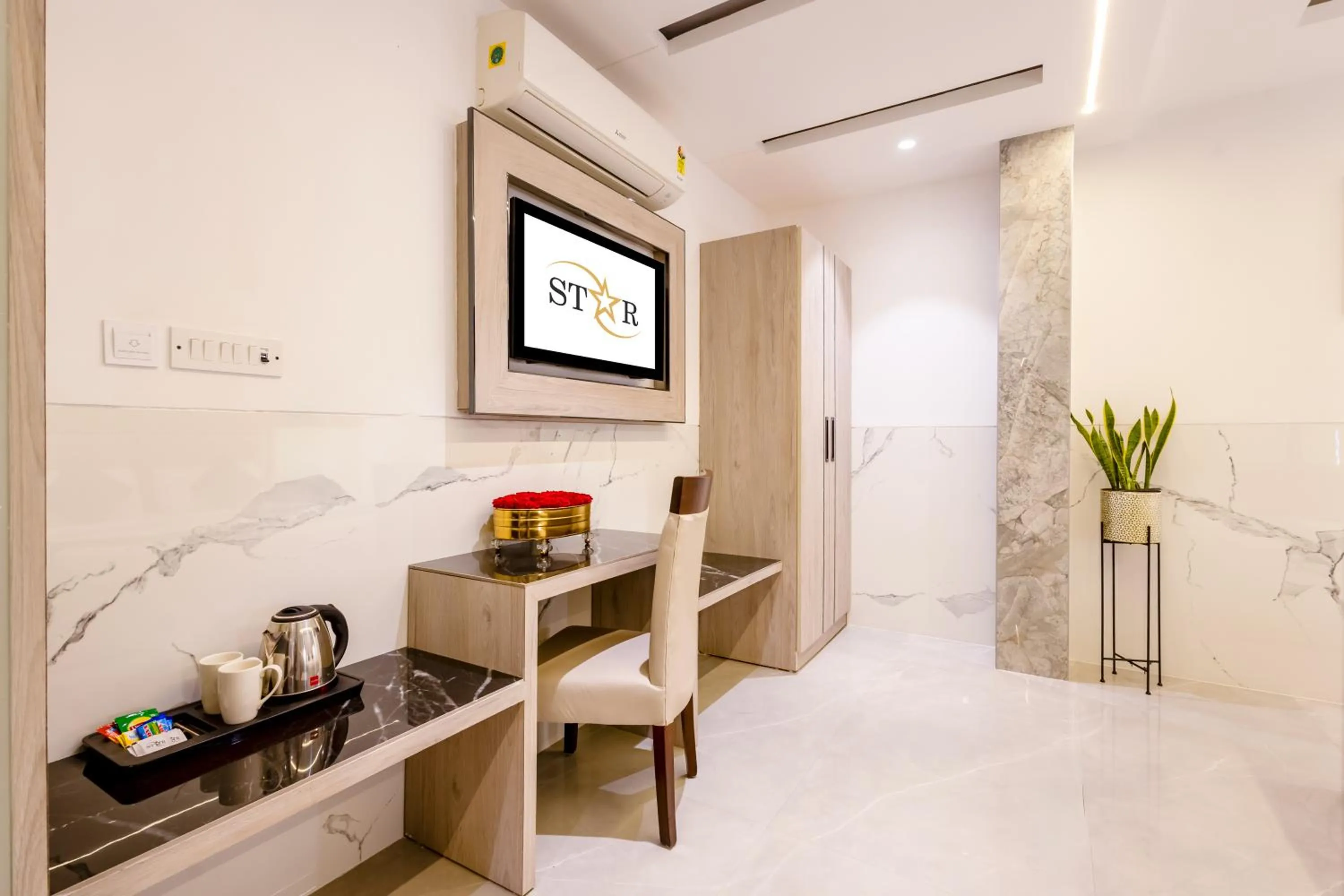 TV and multimedia in Hotel Transit International- Aerocity Delhi Airport