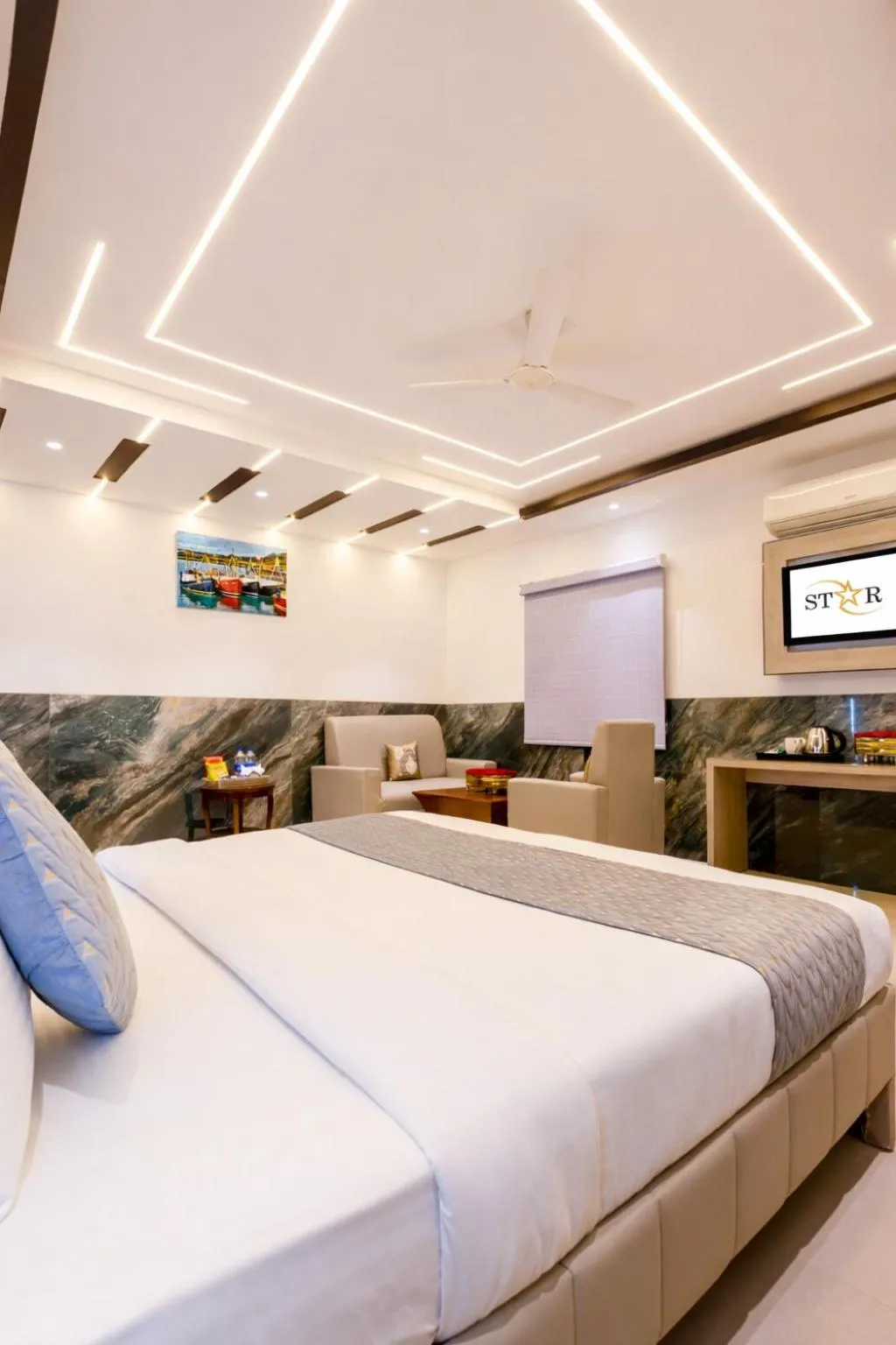 Bedroom, Bed in Hotel Transit International- Aerocity Delhi Airport