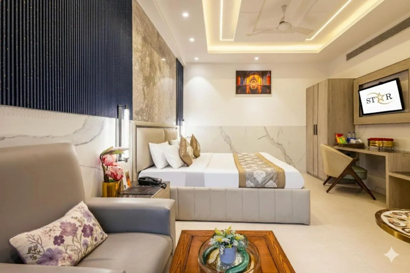 Living room in Hotel Transit International- Aerocity Delhi Airport