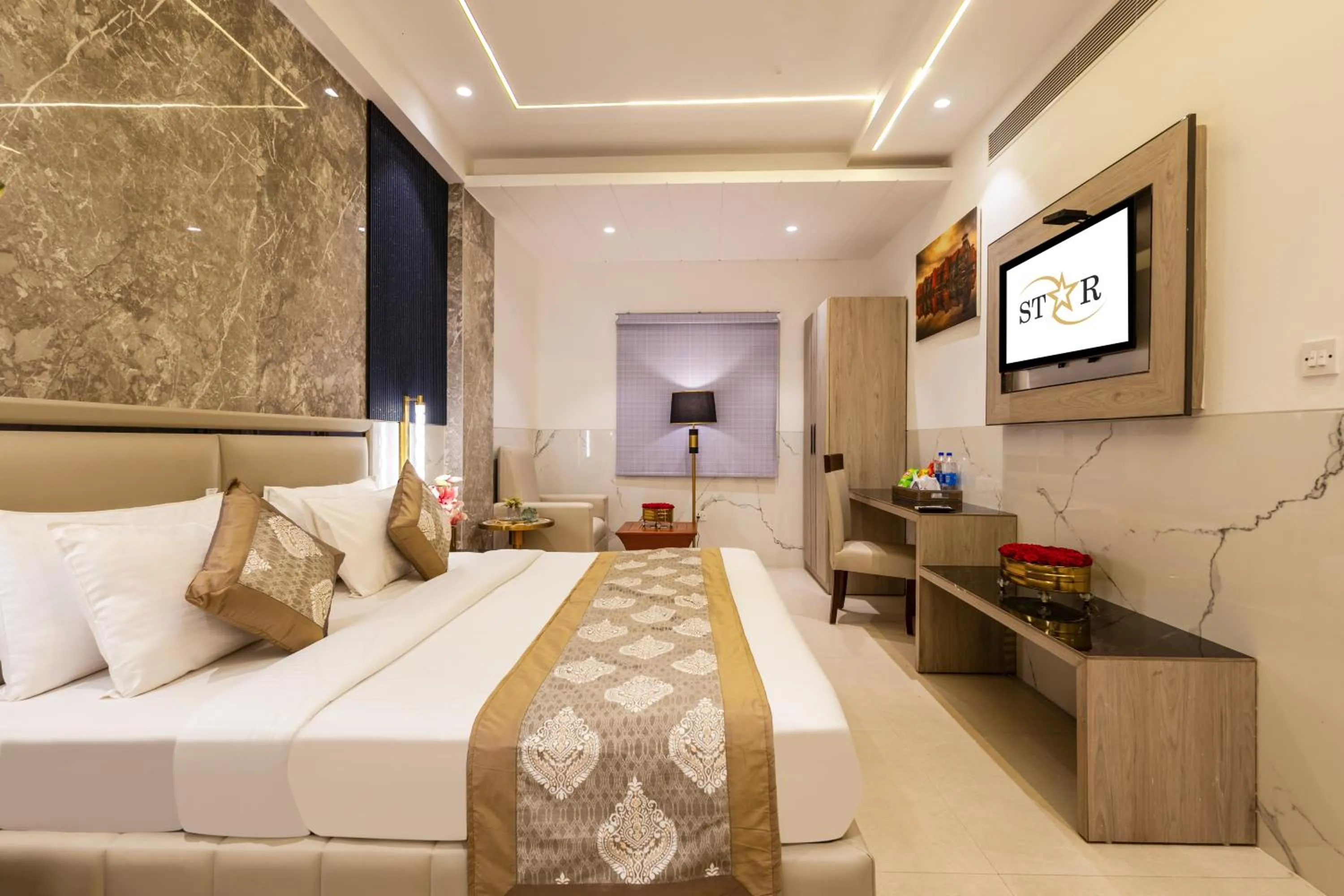 Photo of the whole room, Bed in Hotel Transit International- Aerocity Delhi Airport
