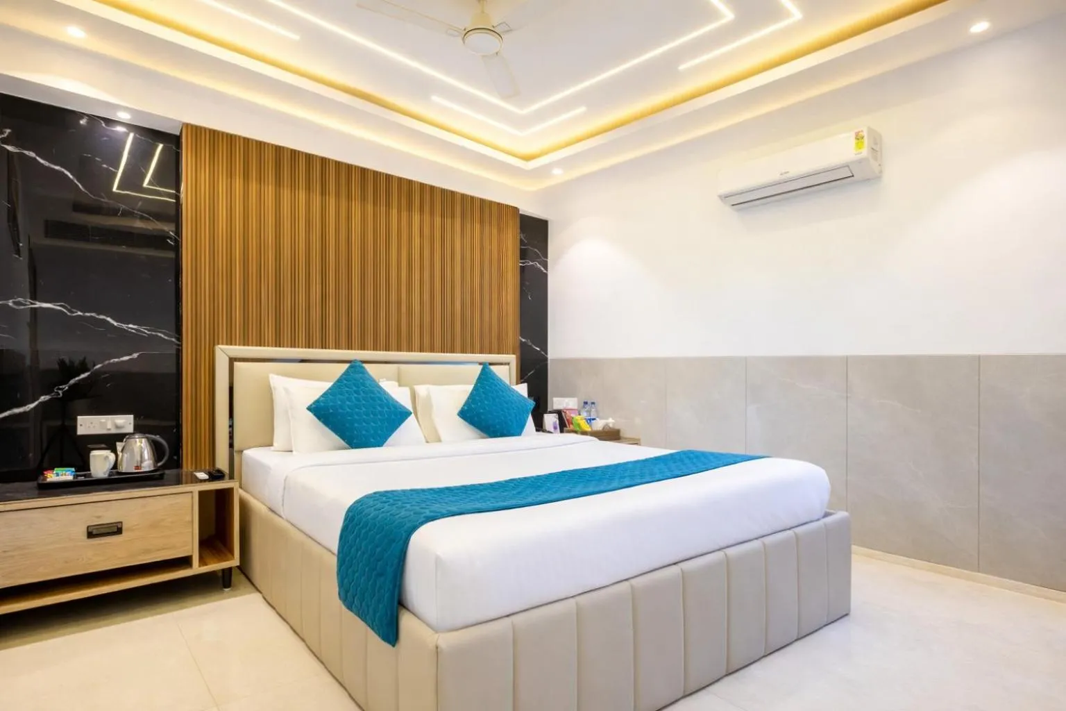 Bed in Hotel Transit International- Aerocity Delhi Airport