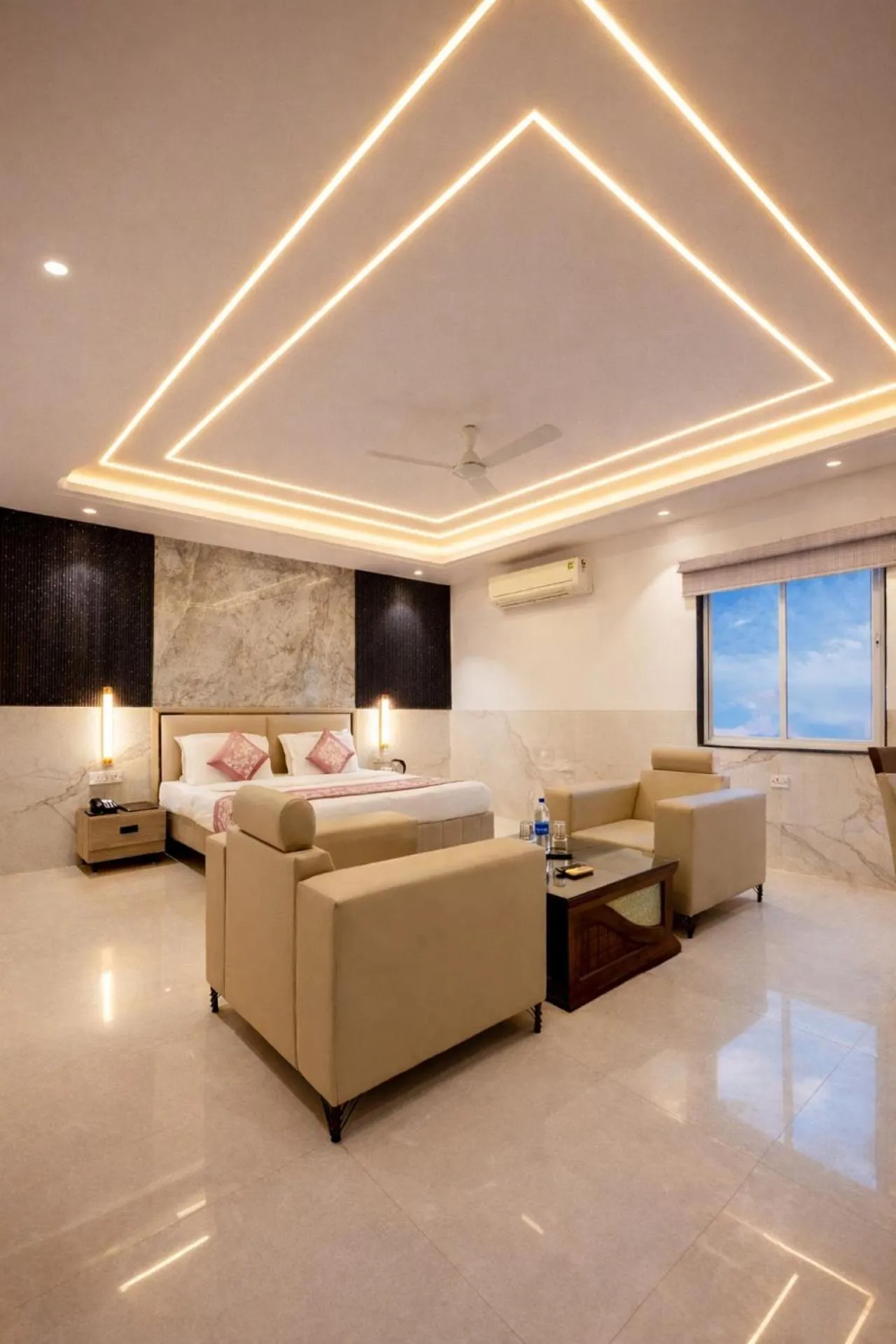 Bedroom, Bed in Hotel Transit International- Aerocity Delhi Airport