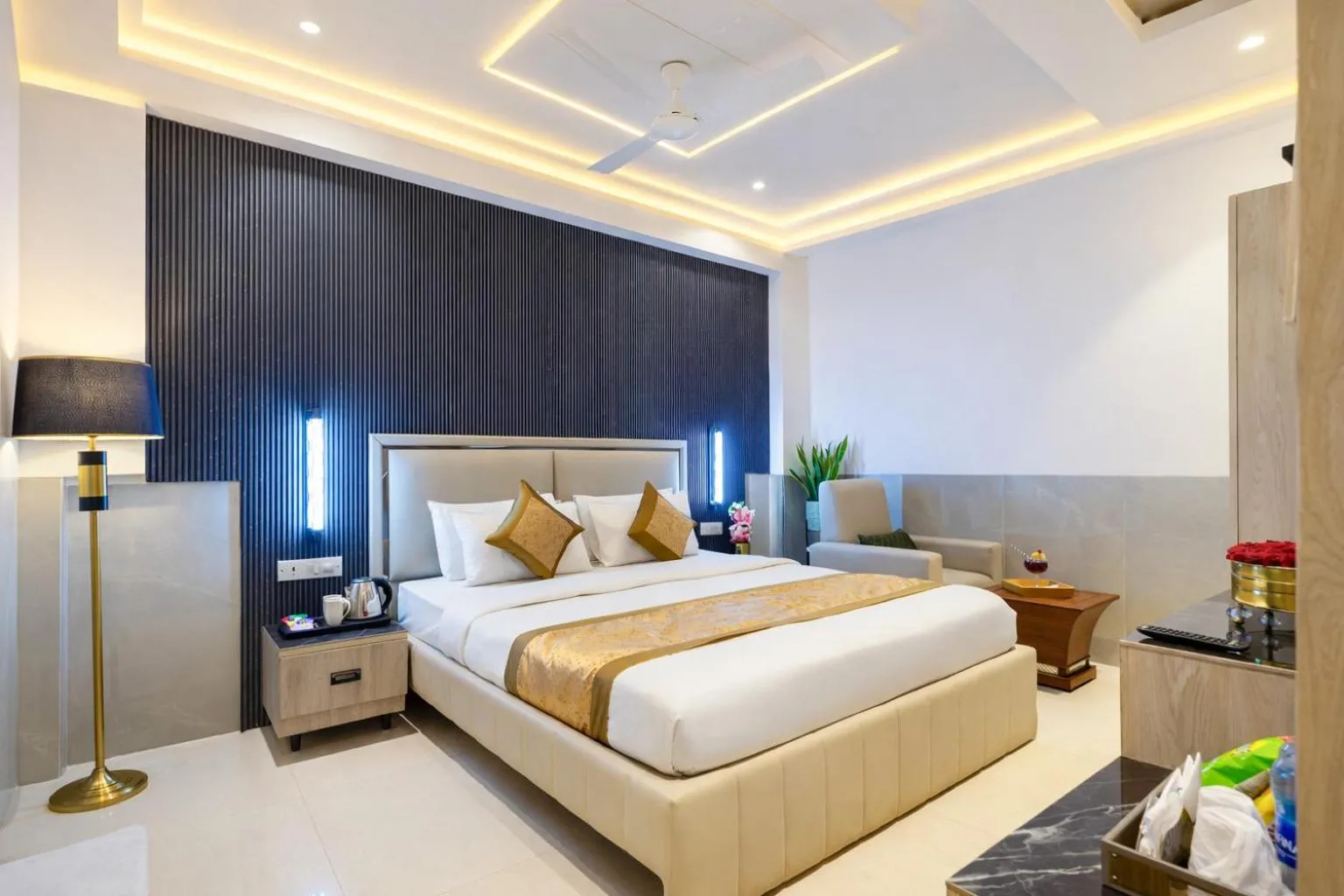 Bedroom, Bed in Hotel Transit International- Aerocity Delhi Airport