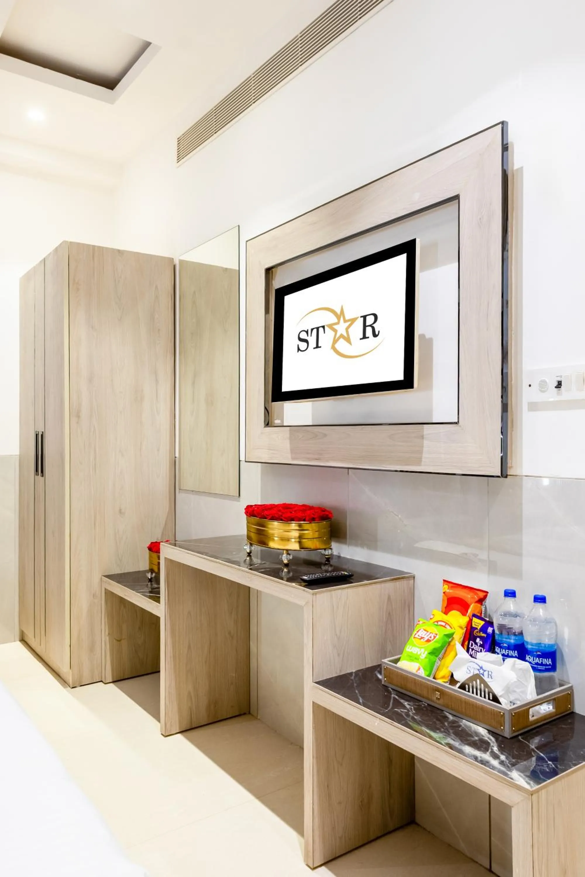 wardrobe in Hotel Transit International- Aerocity Delhi Airport