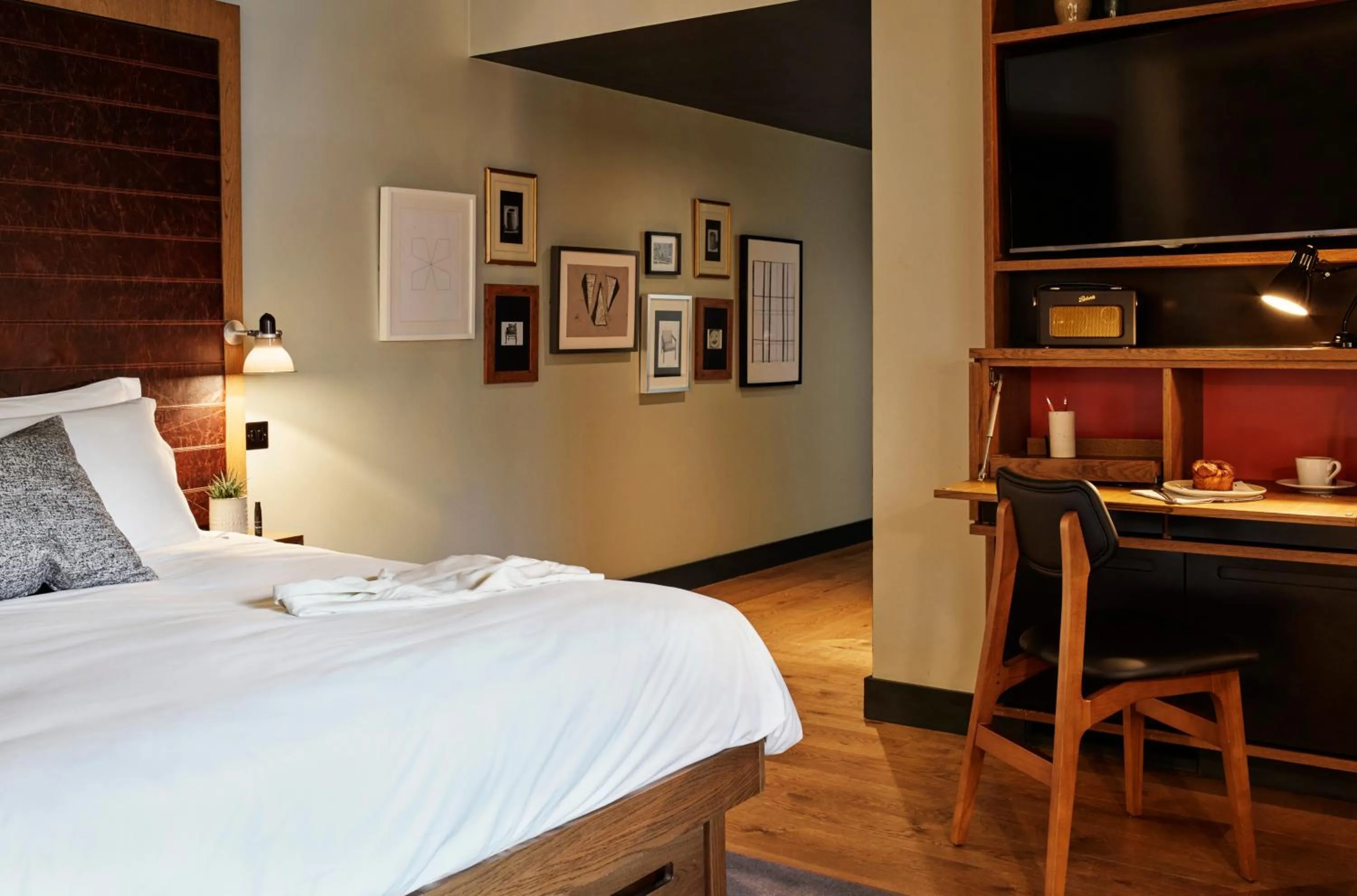 Bedroom, Bed in The Hoxton, Holborn