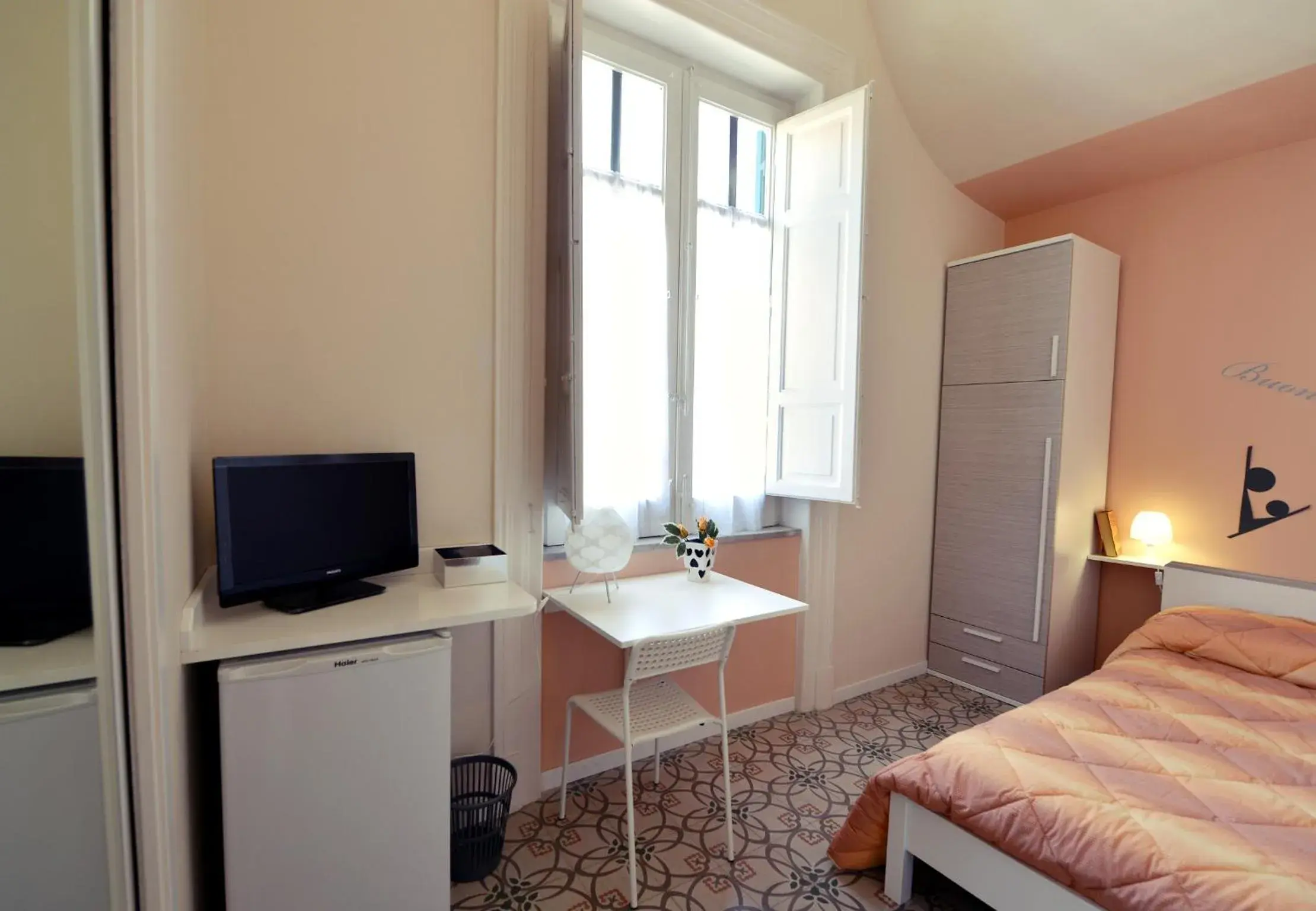 Single Room - single occupancy in *1*7*4* Via Roma Single Room - single occupancy in *1*7*4* Via Roma