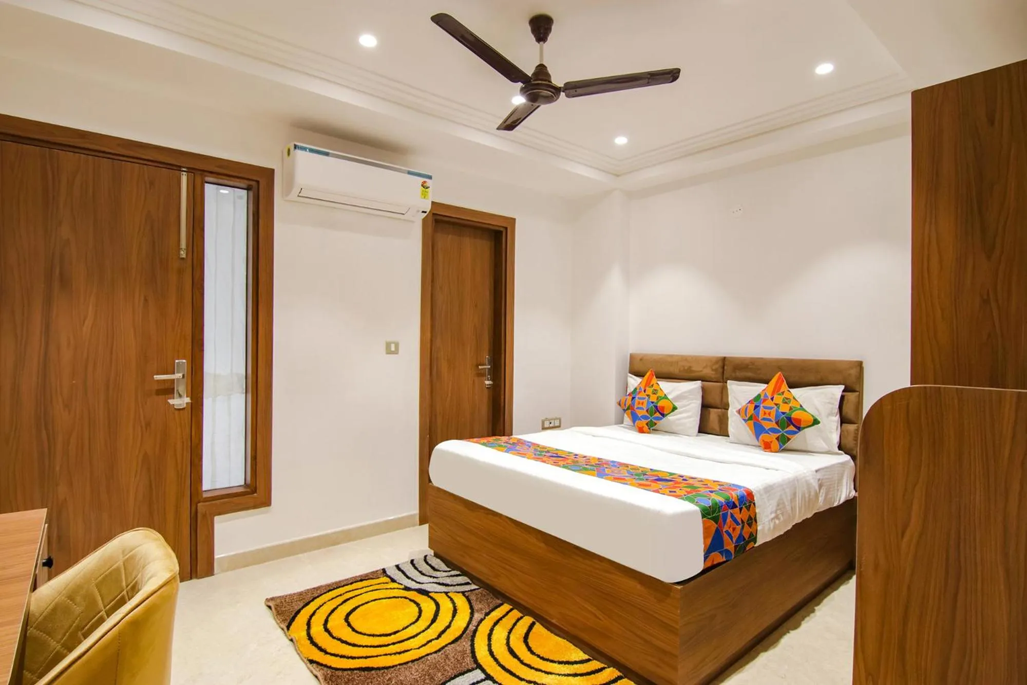 Bed in FabHotel La Serene BnB- Ashok Vihar