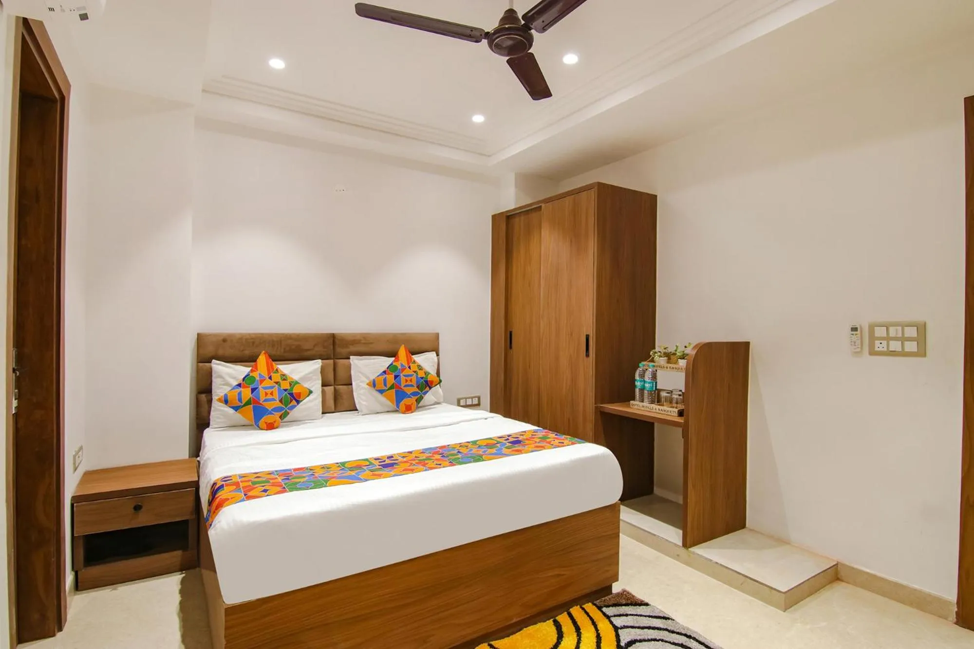 Bed in FabHotel La Serene BnB- Ashok Vihar