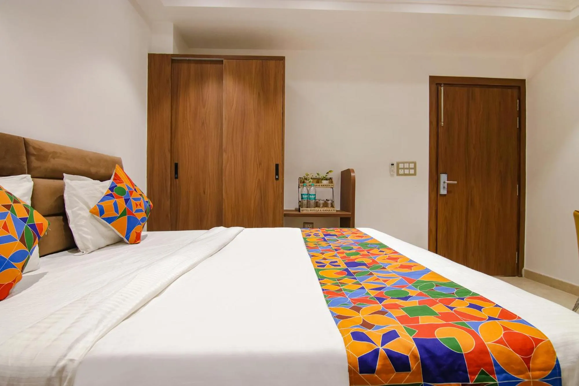 Bed in FabHotel La Serene BnB- Ashok Vihar