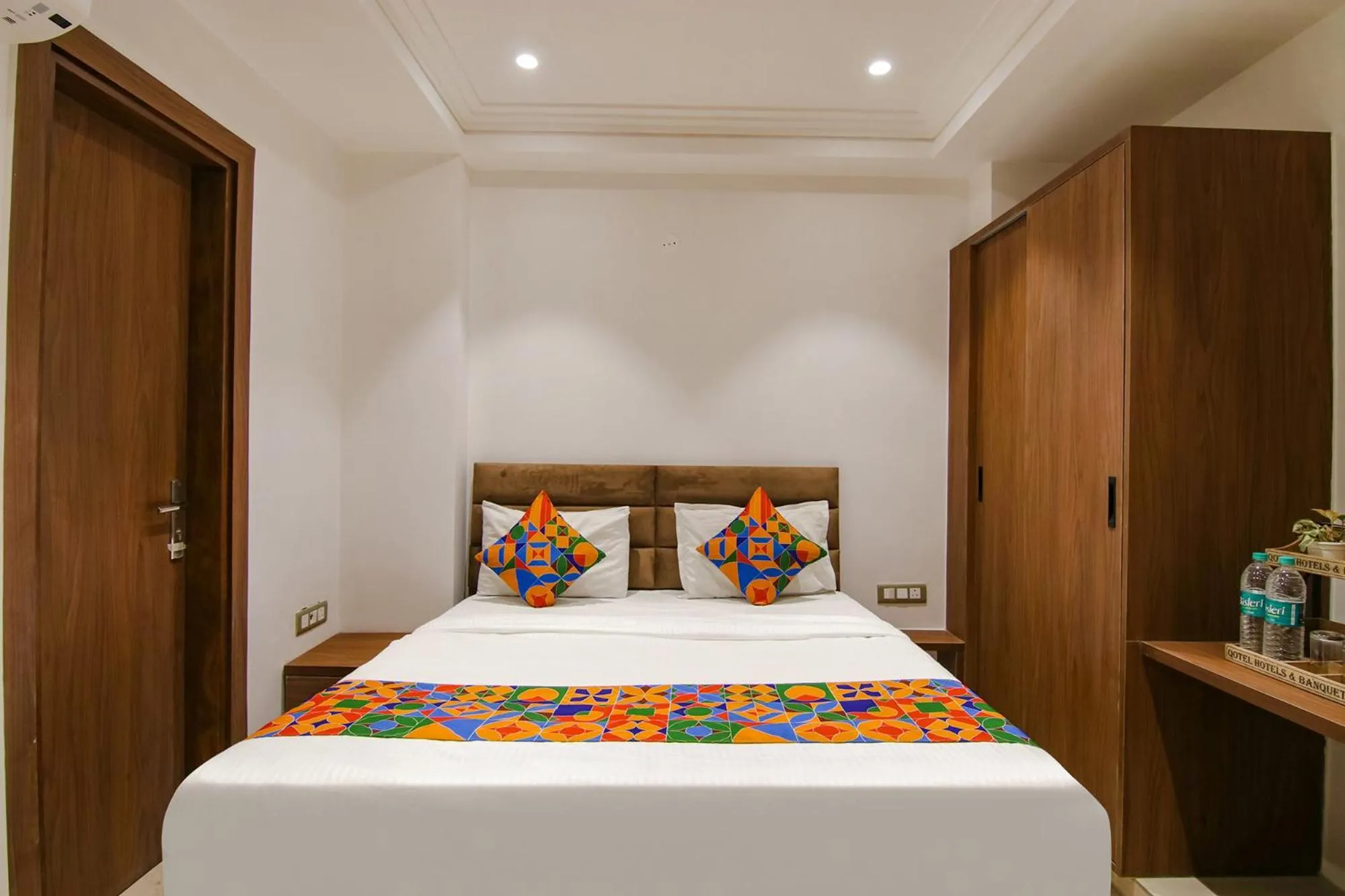 Bed in FabHotel La Serene BnB- Ashok Vihar