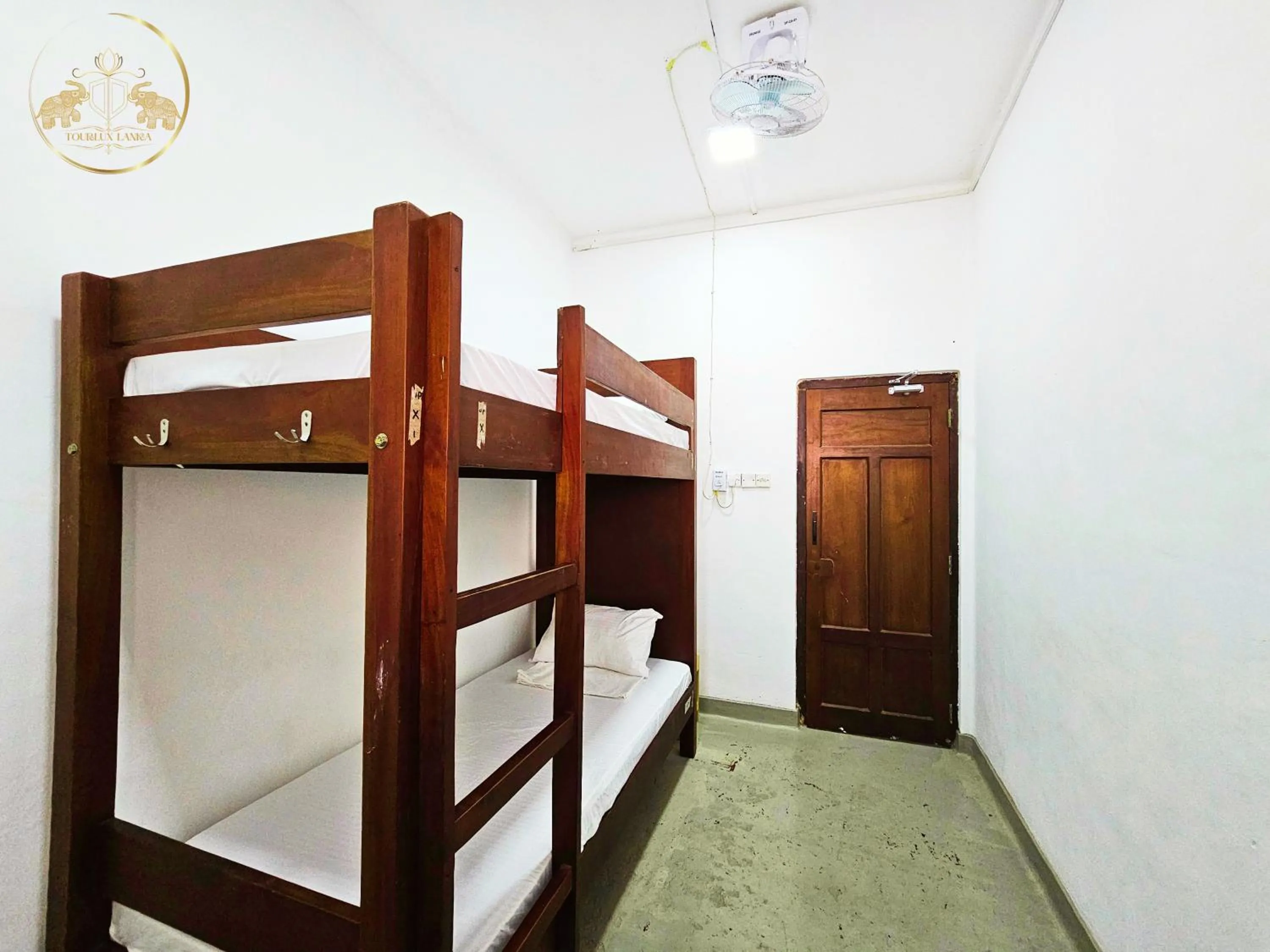 Bed in Galle Face Terrace Hostel by Tourlux