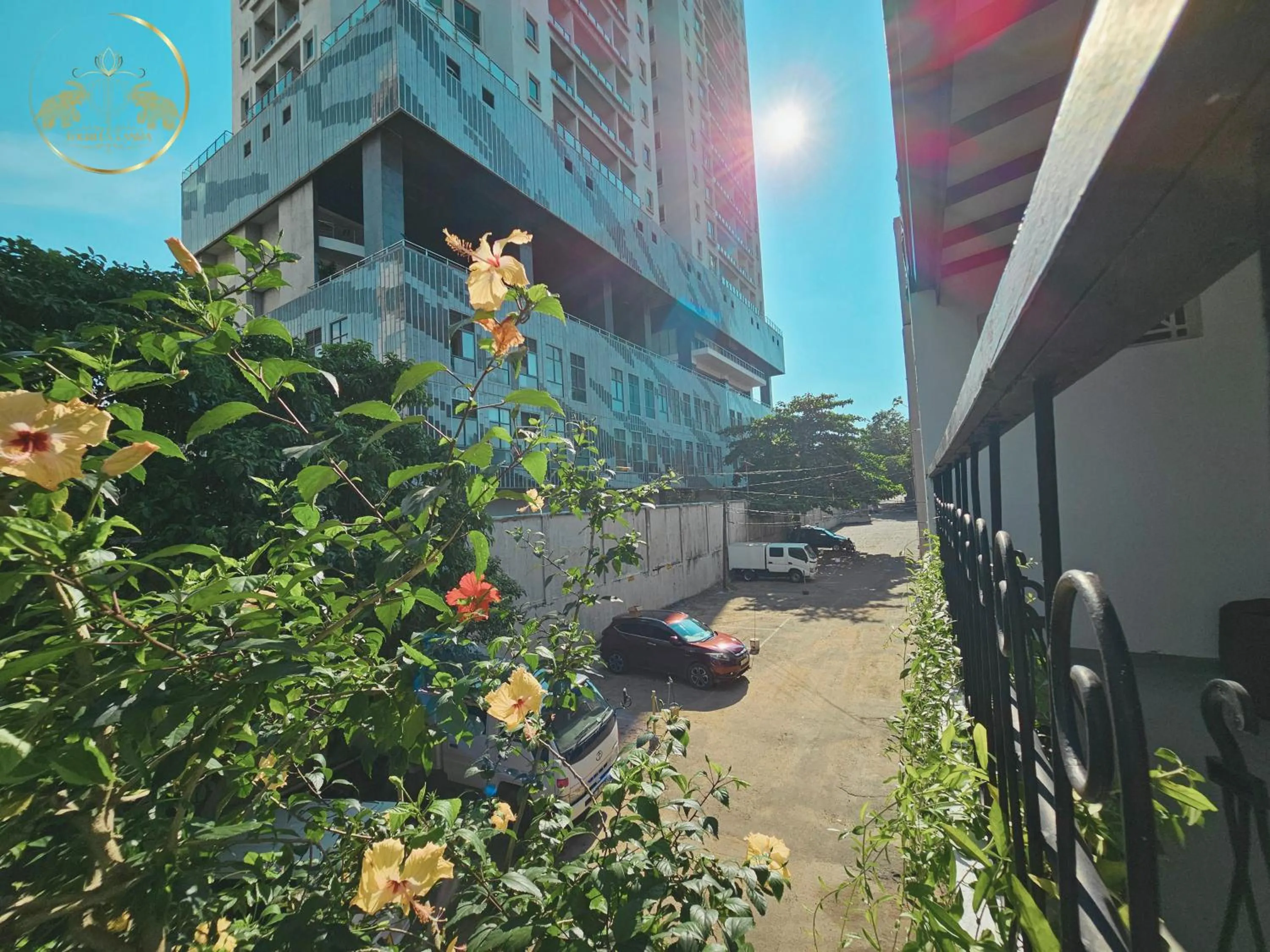Neighbourhood in Galle Face Terrace Hostel by Tourlux