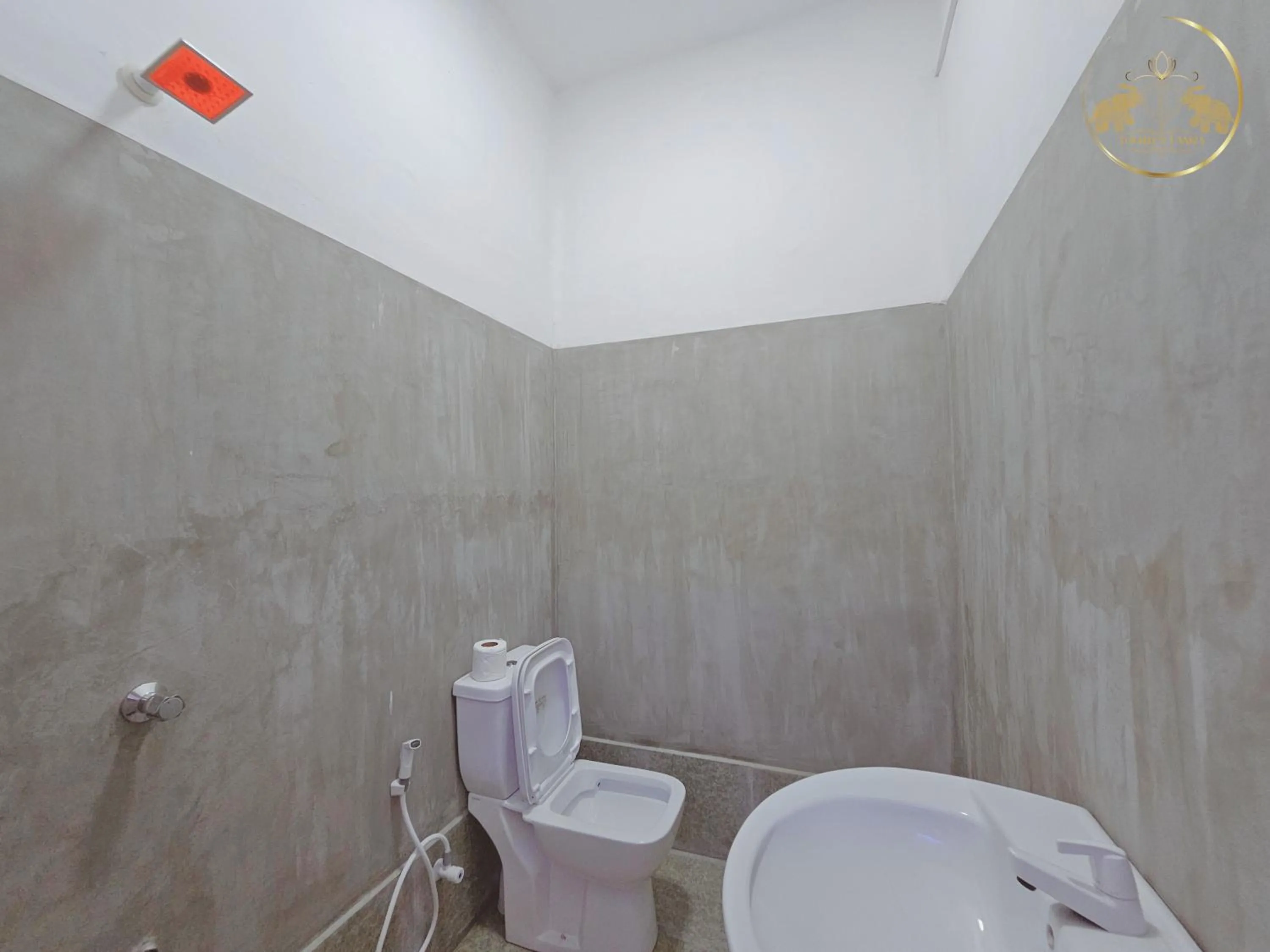 Bathroom in Galle Face Terrace Hostel by Tourlux