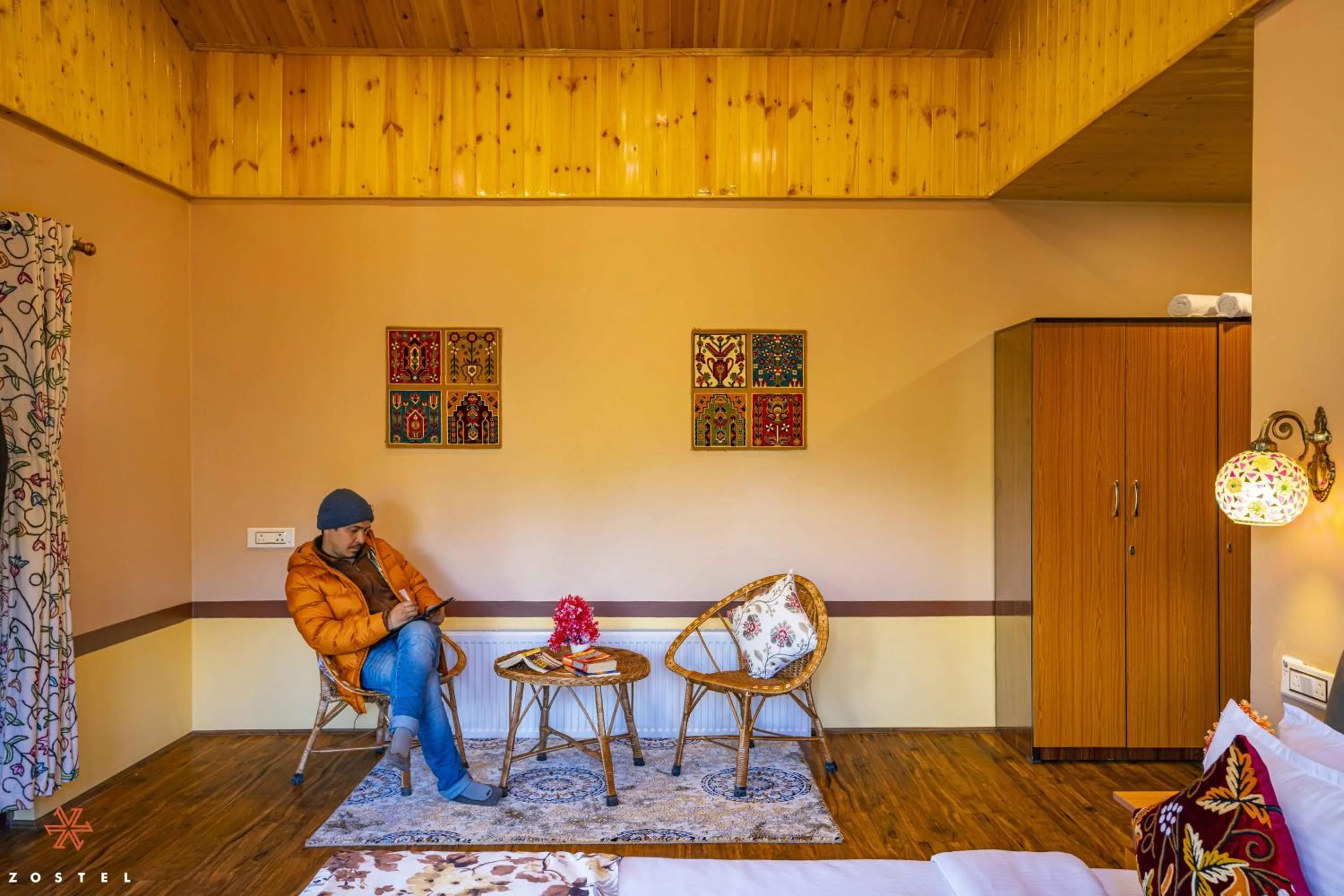 Photo of the whole room in Zostel Pahalgam