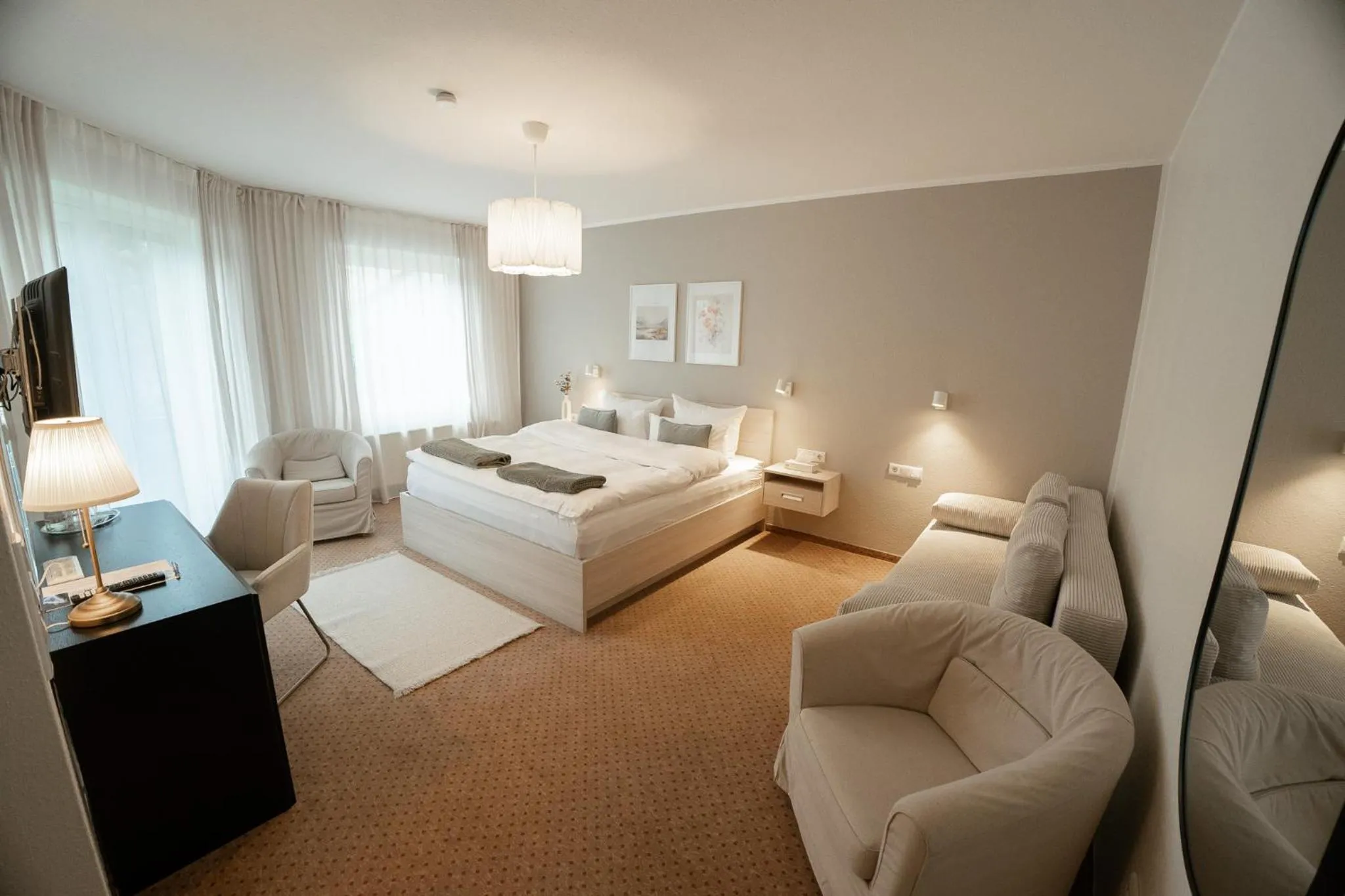 Photo of the whole room, Bed in The Resting Place