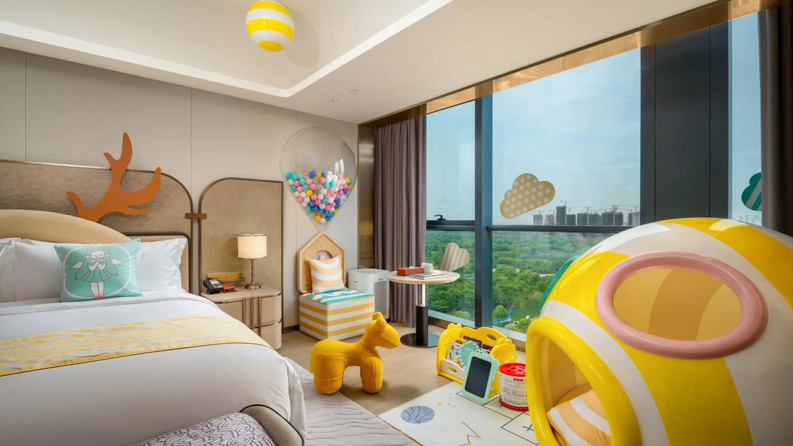 Photo of the whole room, Bed in InterContinental Wuxi Taihu New City by IHG