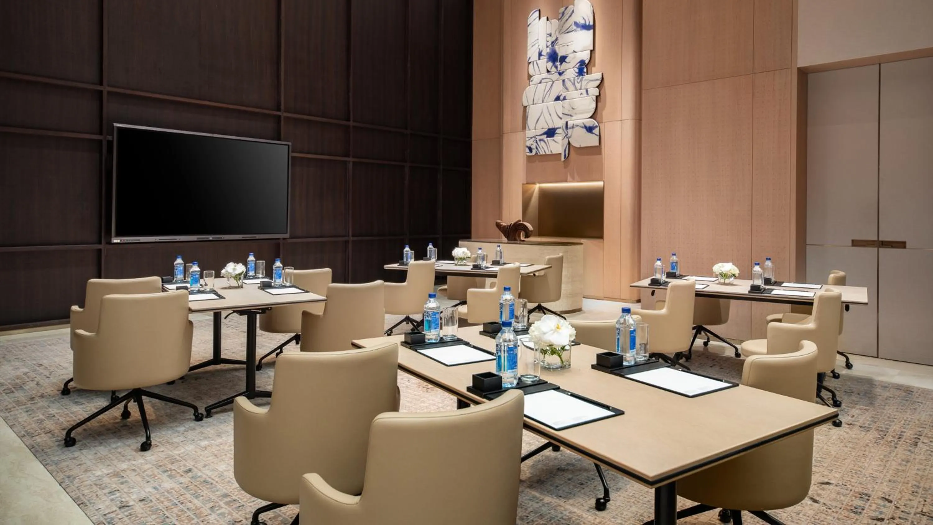 Meeting/conference room in InterContinental Wuxi Taihu New City by IHG
