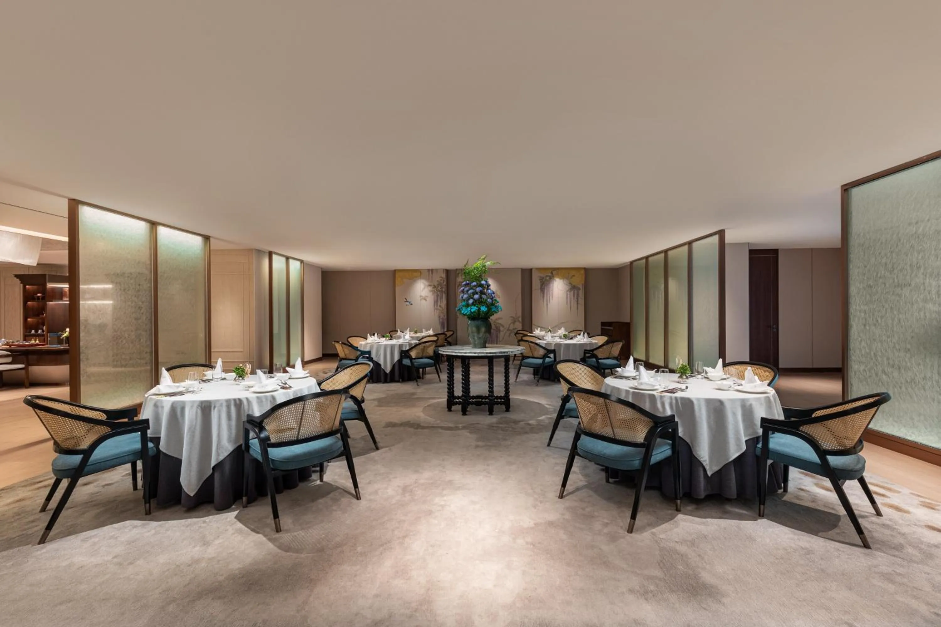 Restaurant/places to eat in InterContinental Wuxi Taihu New City by IHG