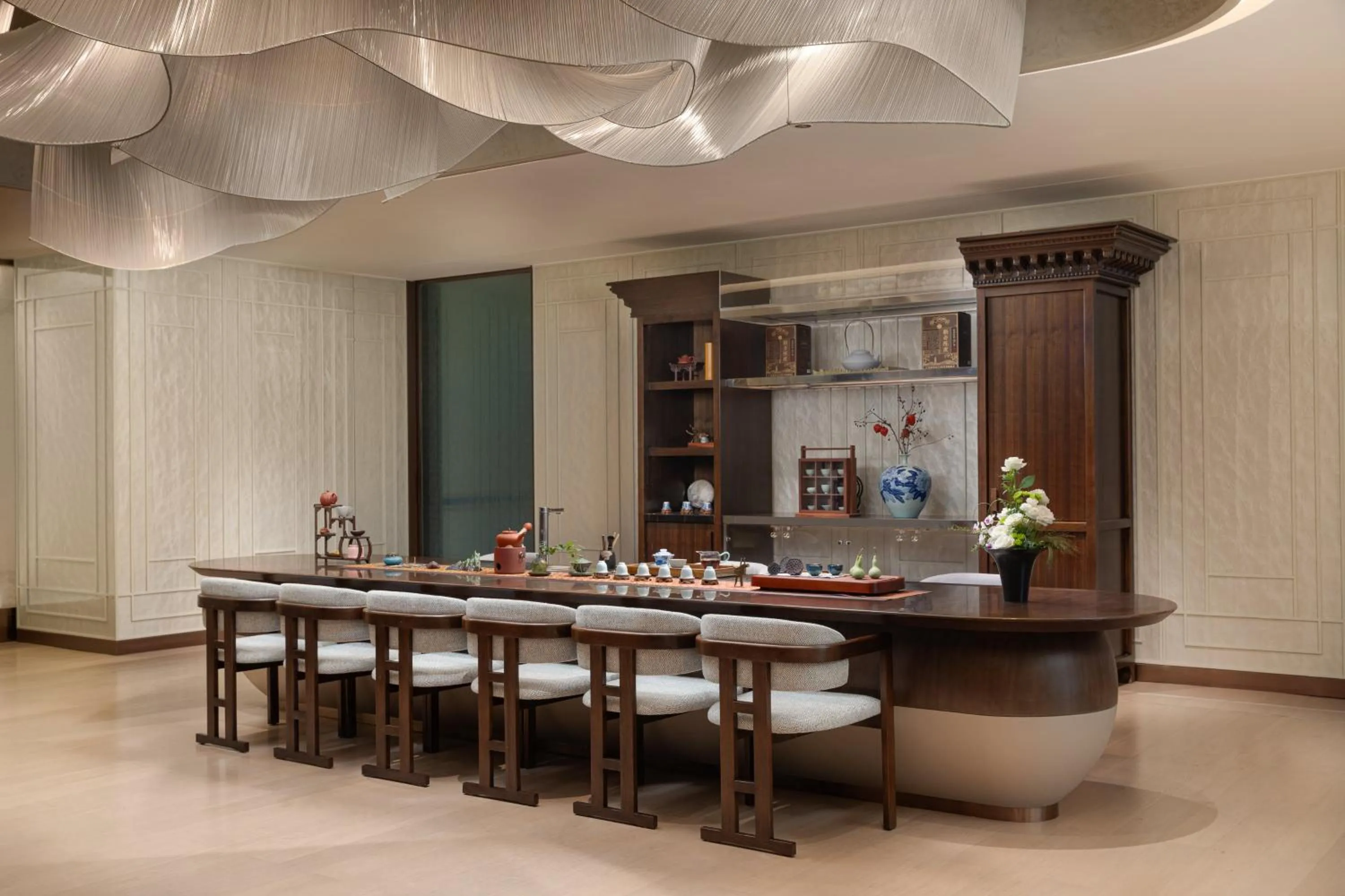 Restaurant/places to eat in InterContinental Wuxi Taihu New City by IHG