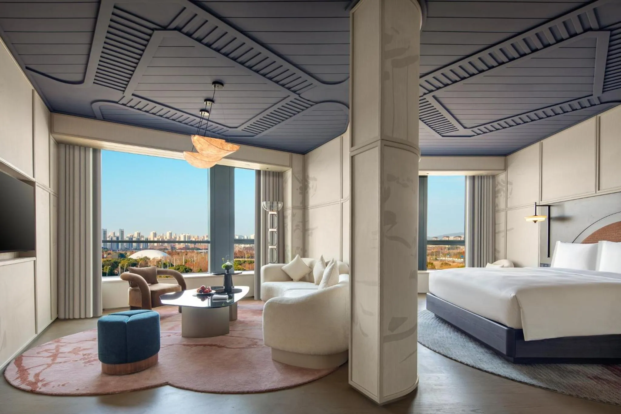 Photo of the whole room, Bed in Hotel Indigo Wuxi Taihu New City