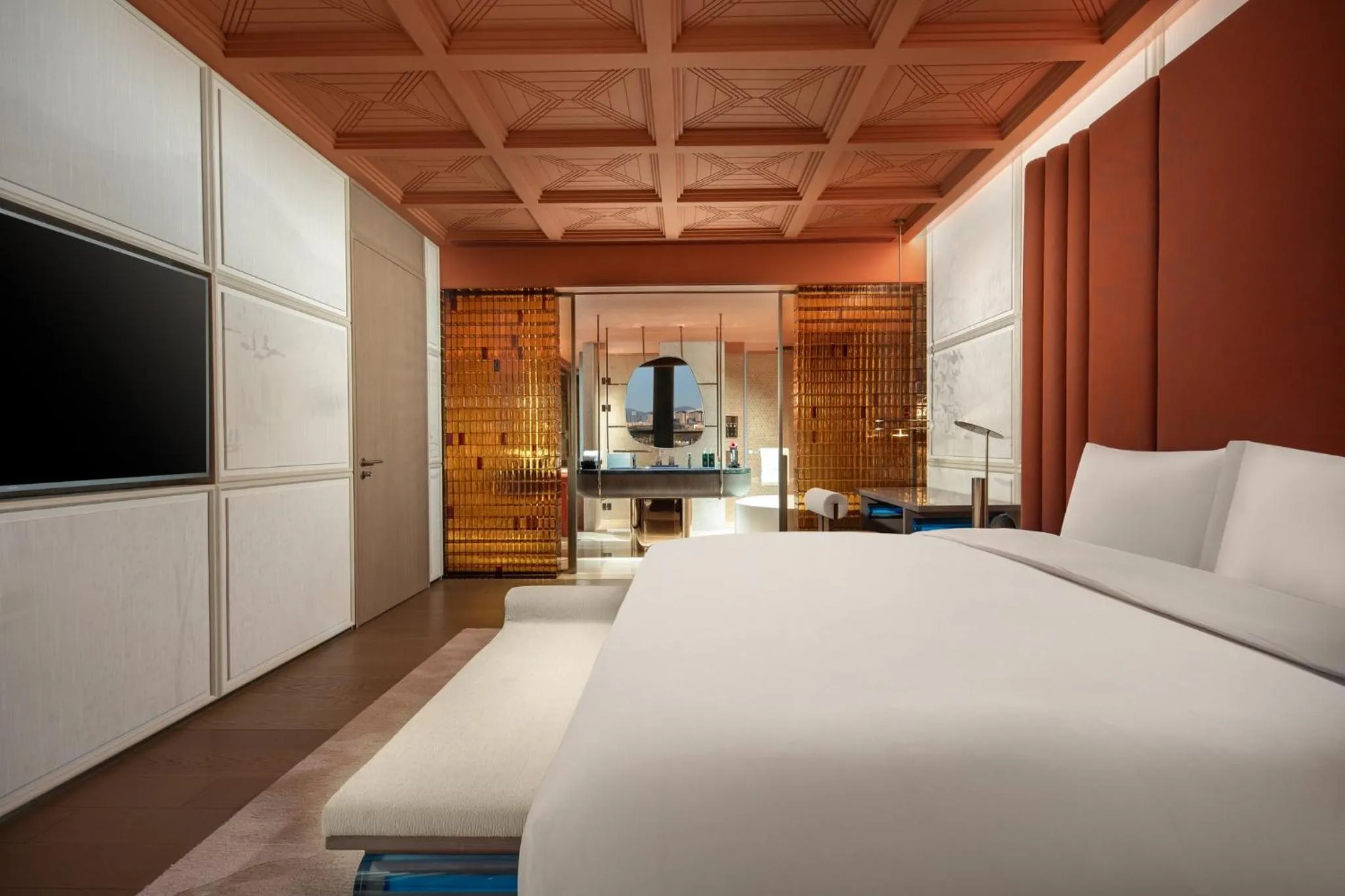 Photo of the whole room, Bed in Hotel Indigo Wuxi Taihu New City