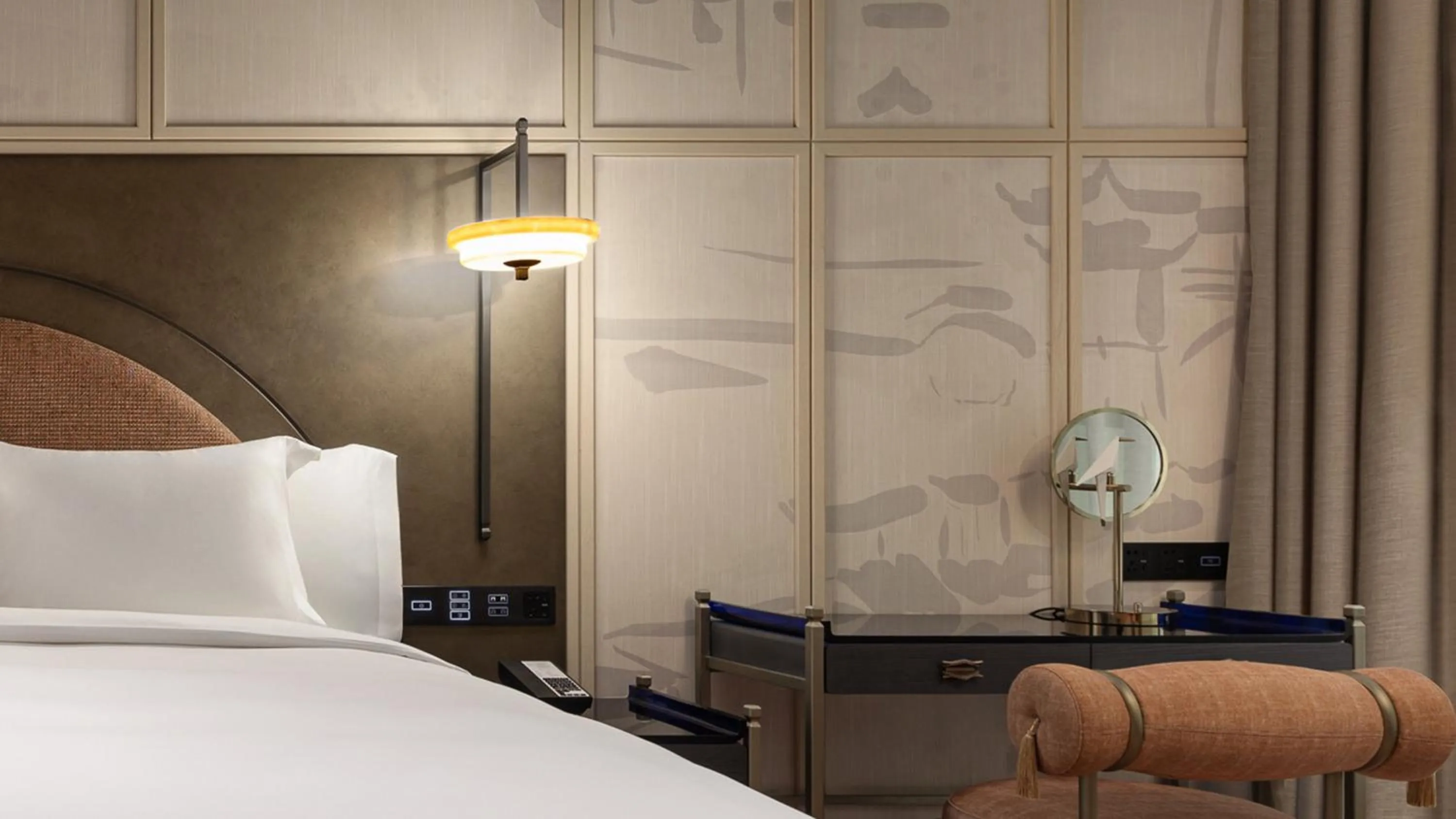 Photo of the whole room, Bed in Hotel Indigo Wuxi Taihu New City