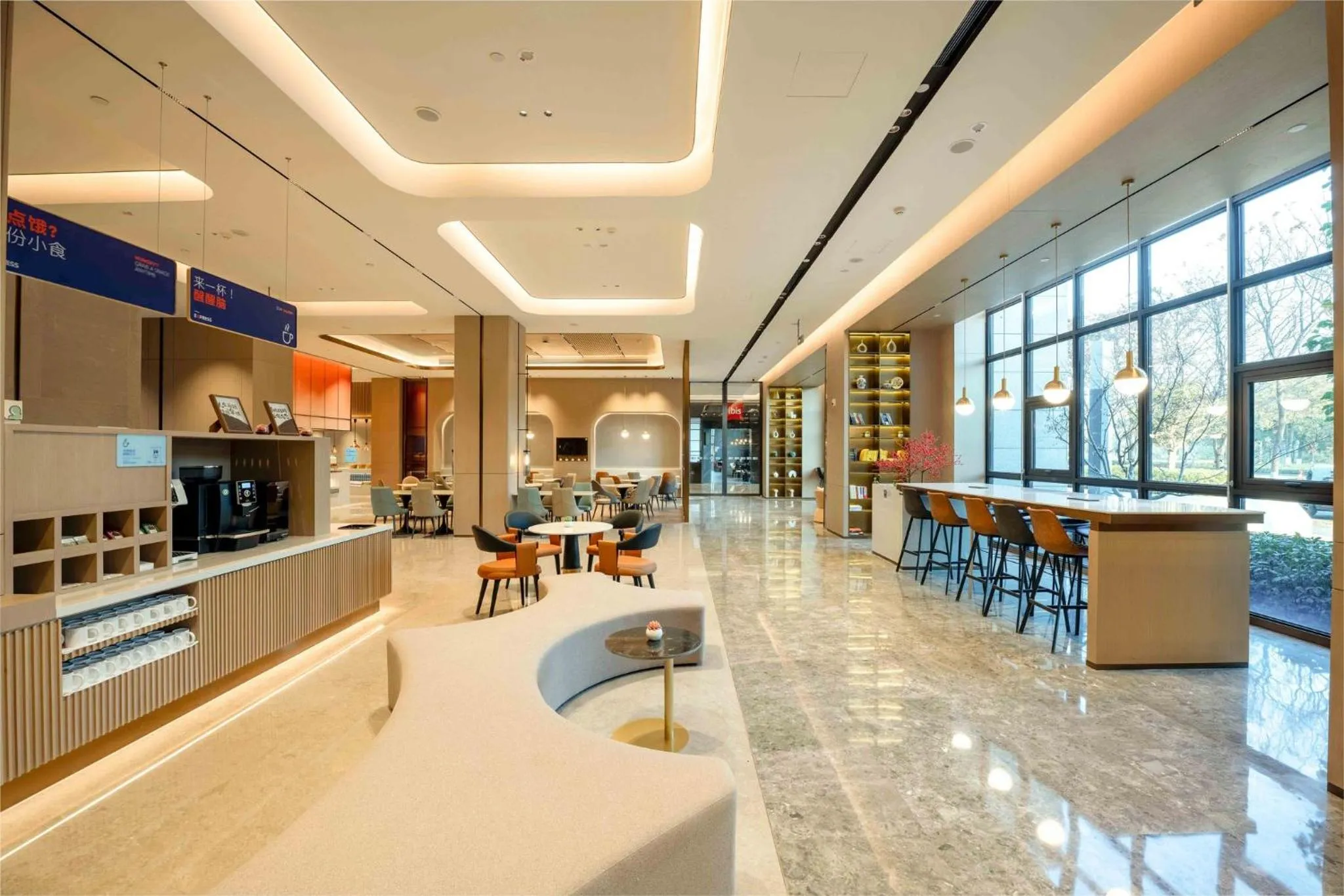 Restaurant/places to eat in Holiday Inn Express Haiyan by IHG