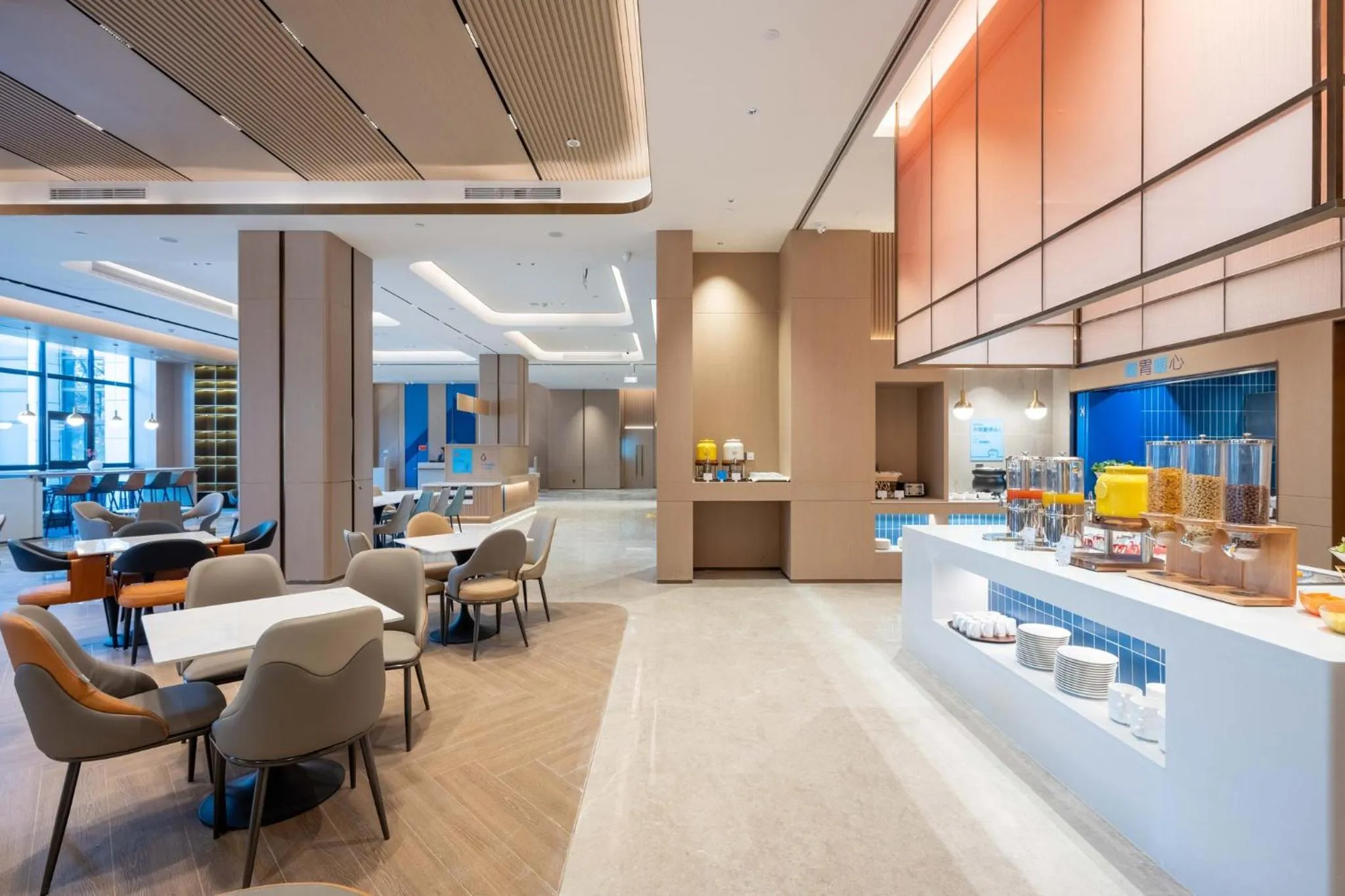 Restaurant/places to eat in Holiday Inn Express Haiyan by IHG