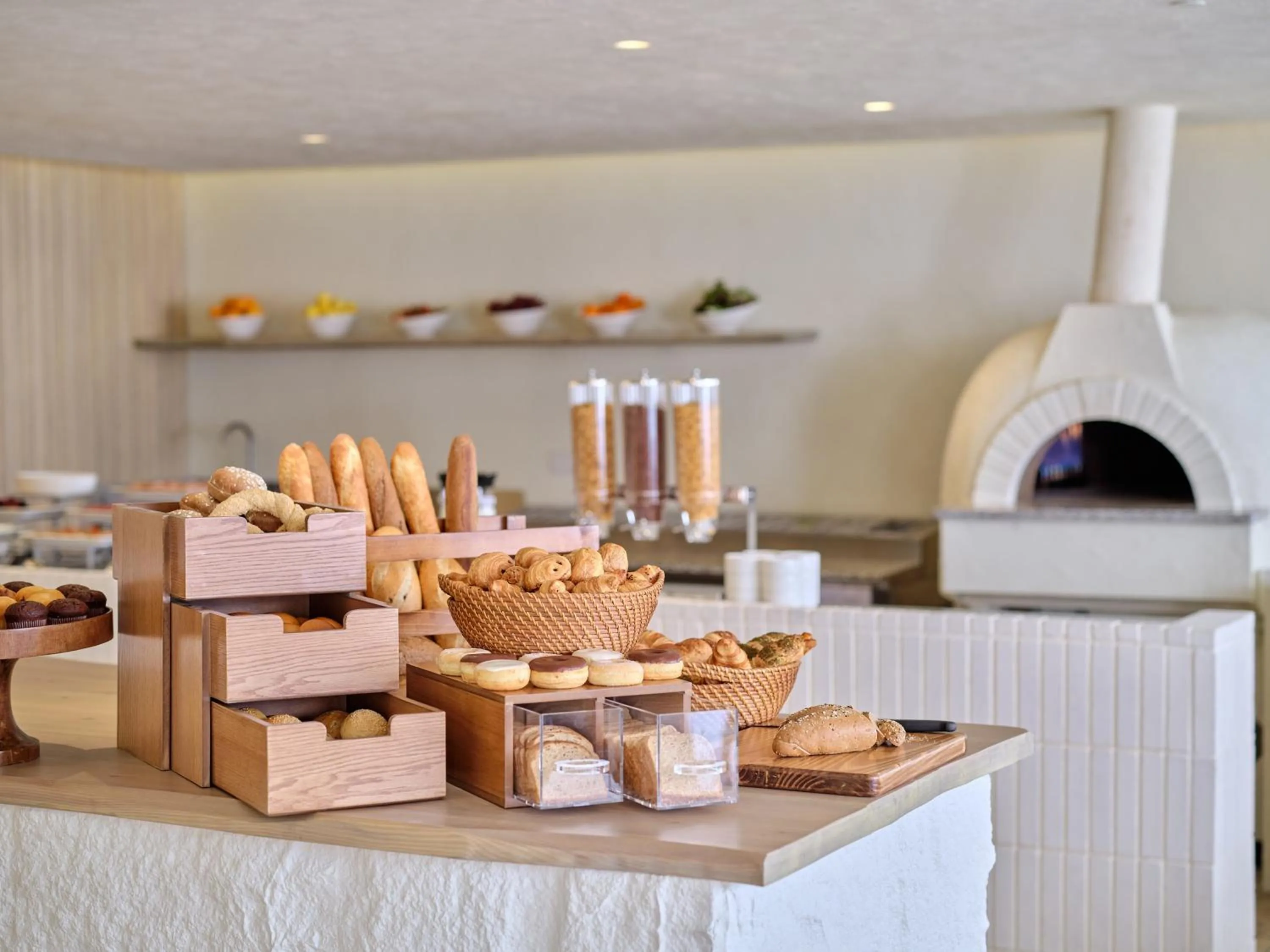 Restaurant/places to eat in Arabella Beach Hotel Kuwait, Vignette Collection by IHG