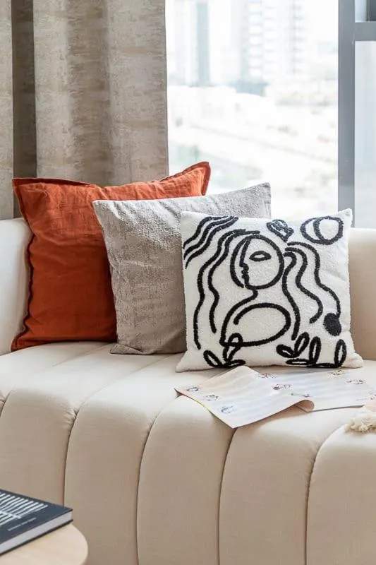 Bed in Frank Porter - Regina Tower