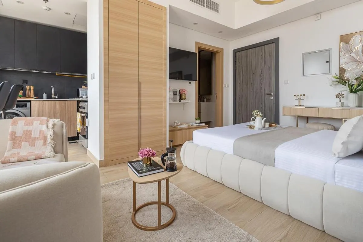 Bed in Frank Porter - Regina Tower