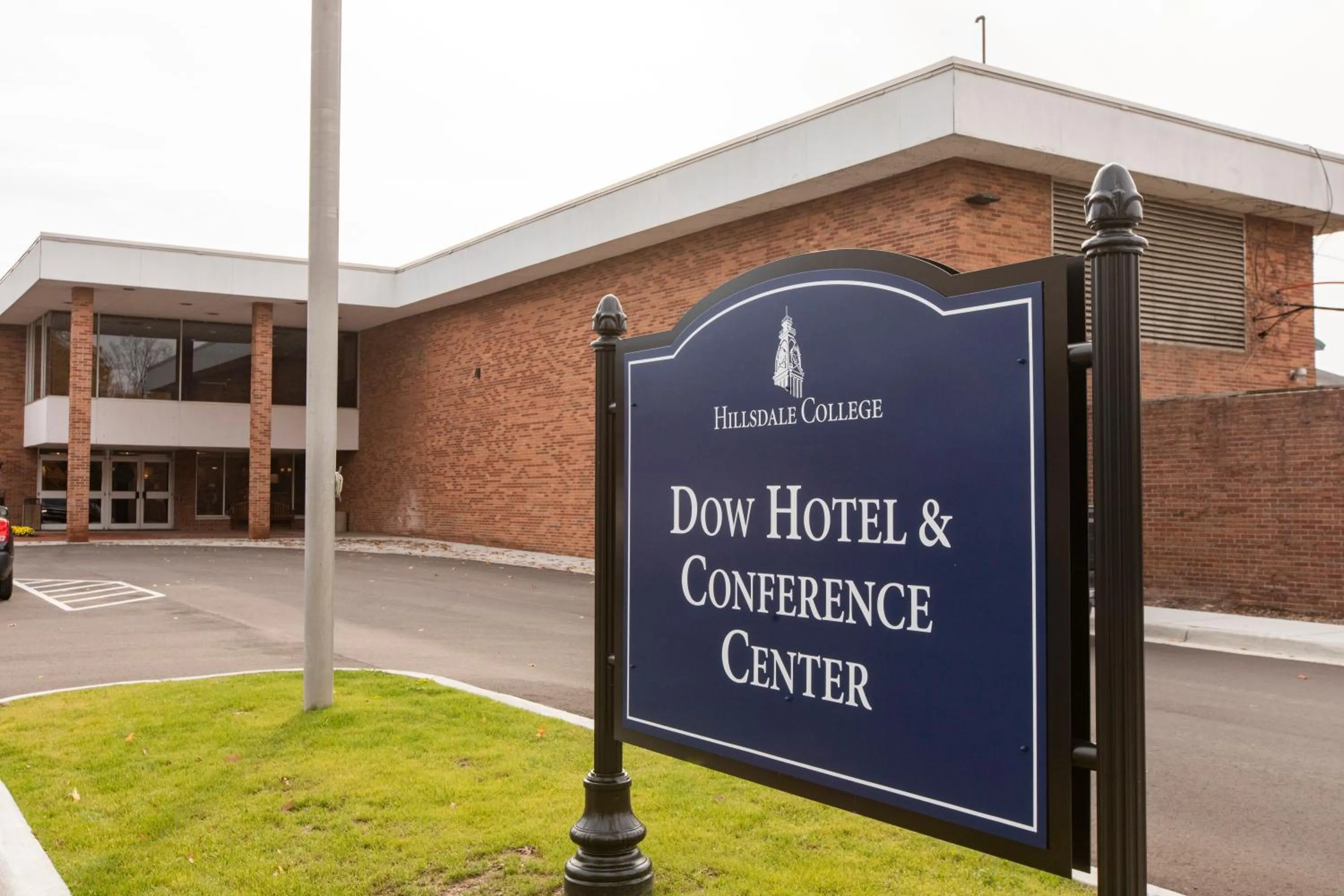 Hillsdale College Dow Hotel and Conference Center